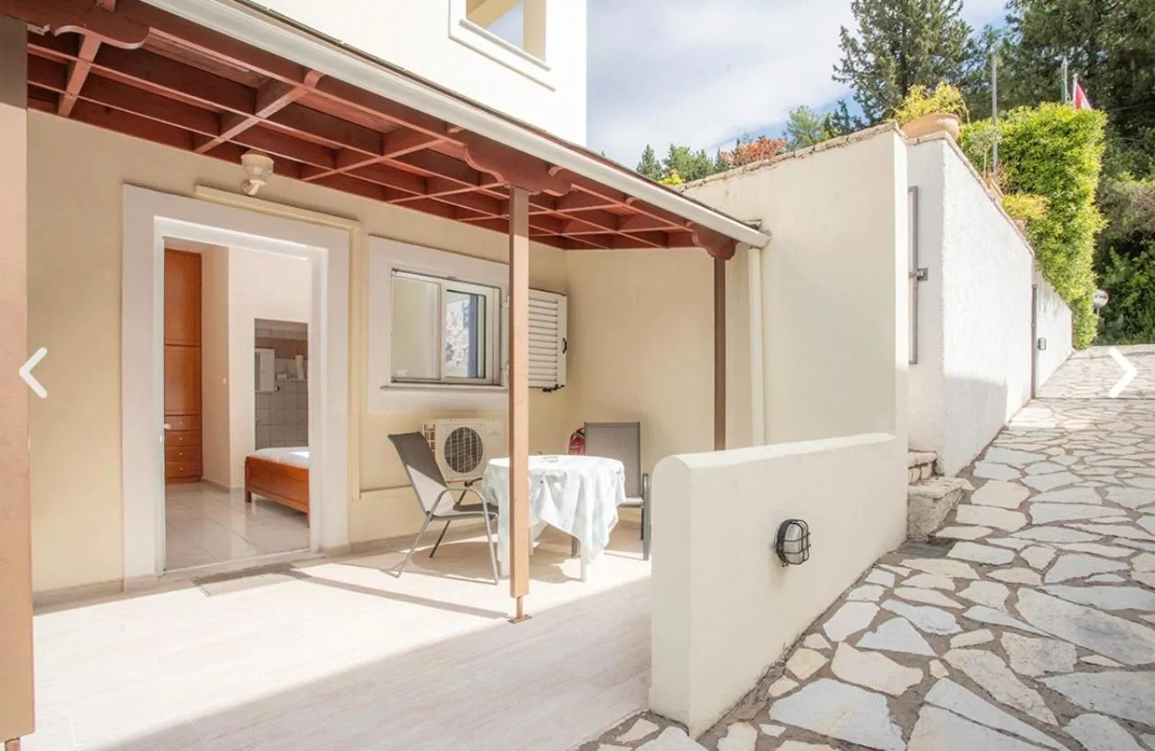 Geni Garden Apartments