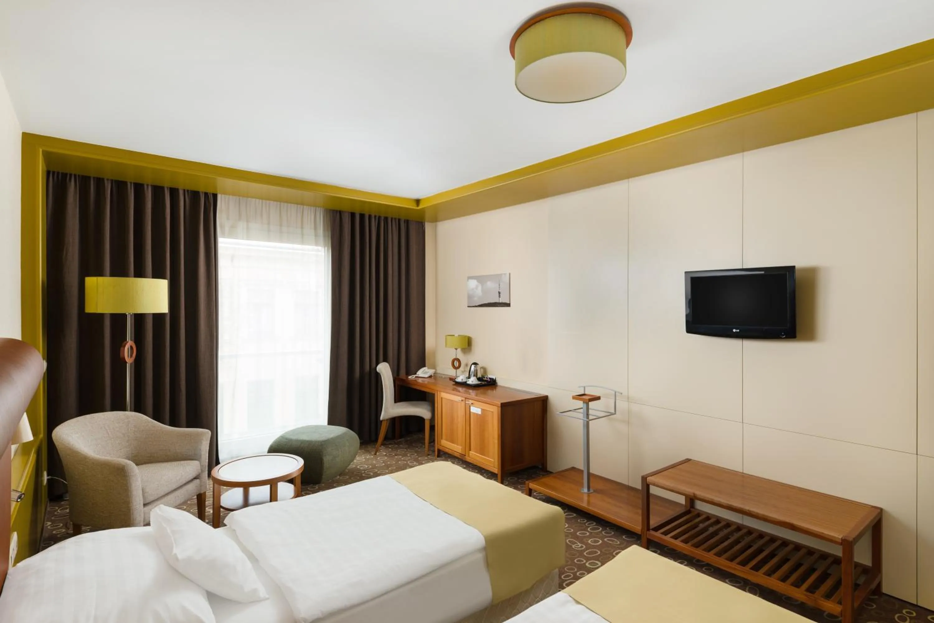 Photo of the whole room, Bed in Corso Hotel Pécs