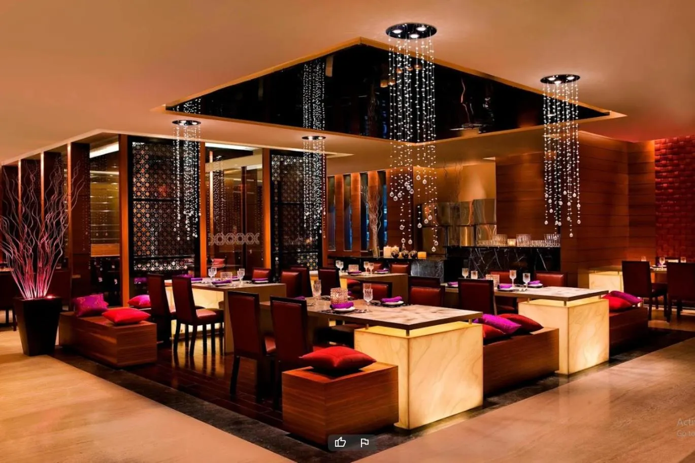 Restaurant/places to eat in Le Meridien Ahmedabad
