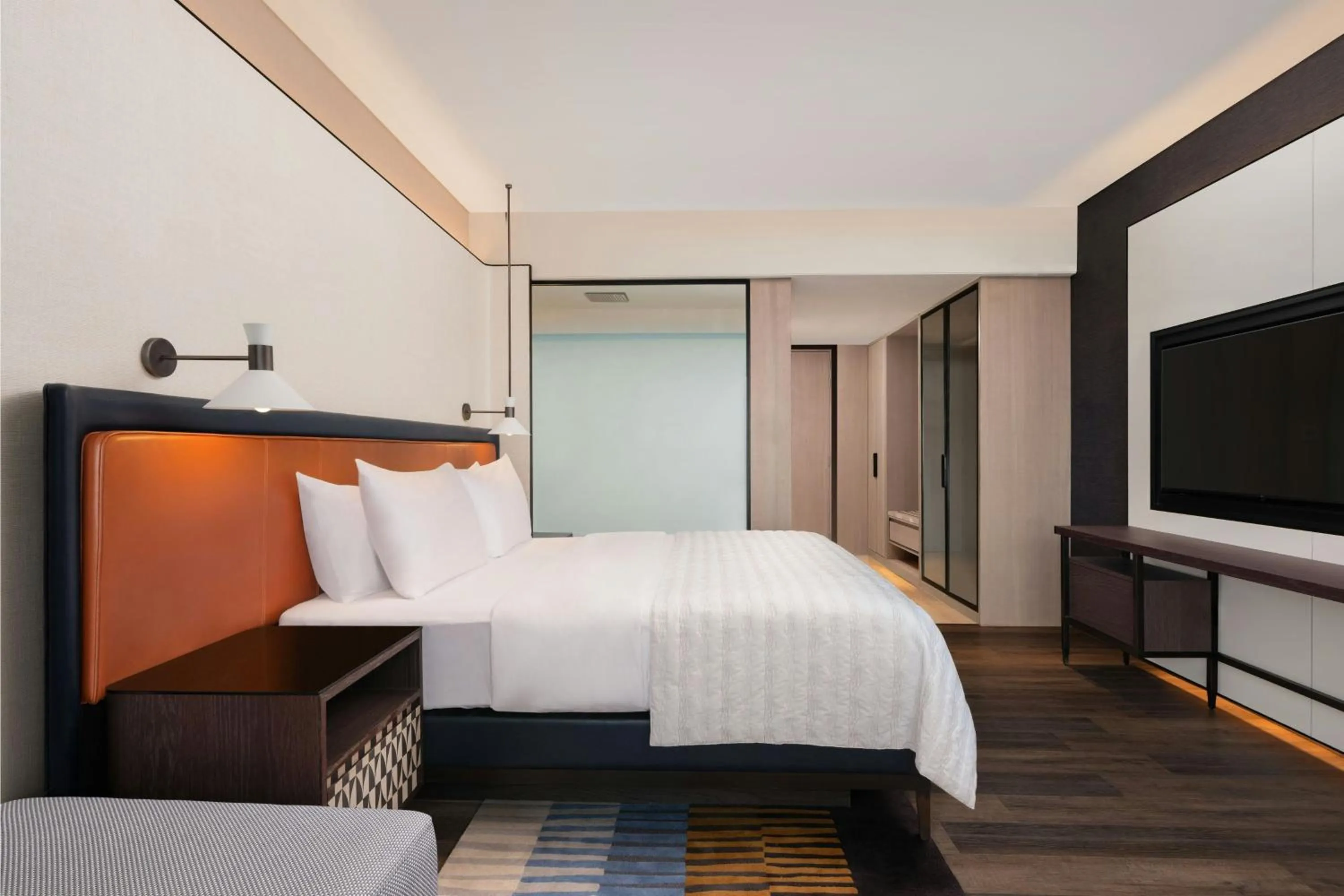 Photo of the whole room, Bed in Le Meridien Ahmedabad