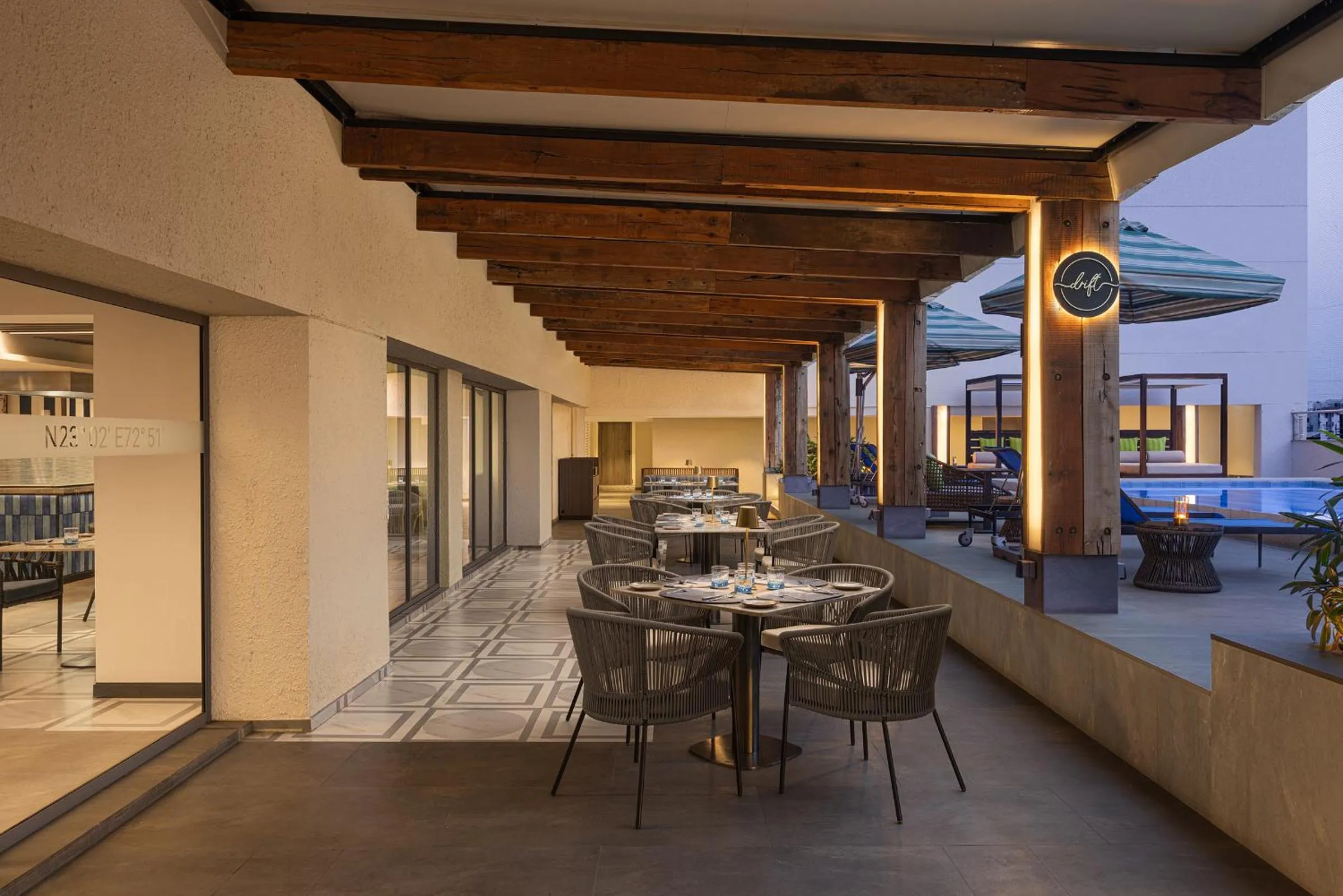 Restaurant/places to eat in Le Meridien Ahmedabad