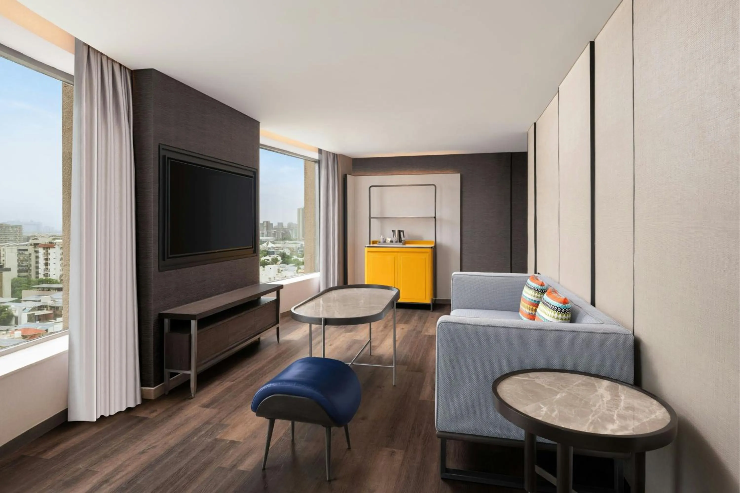 Living room in Le Meridien Ahmedabad