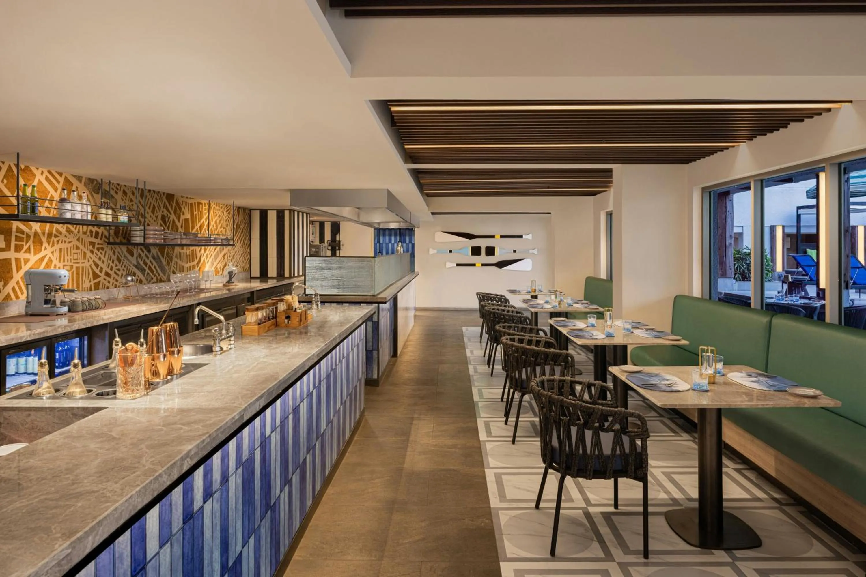 Restaurant/places to eat in Le Meridien Ahmedabad