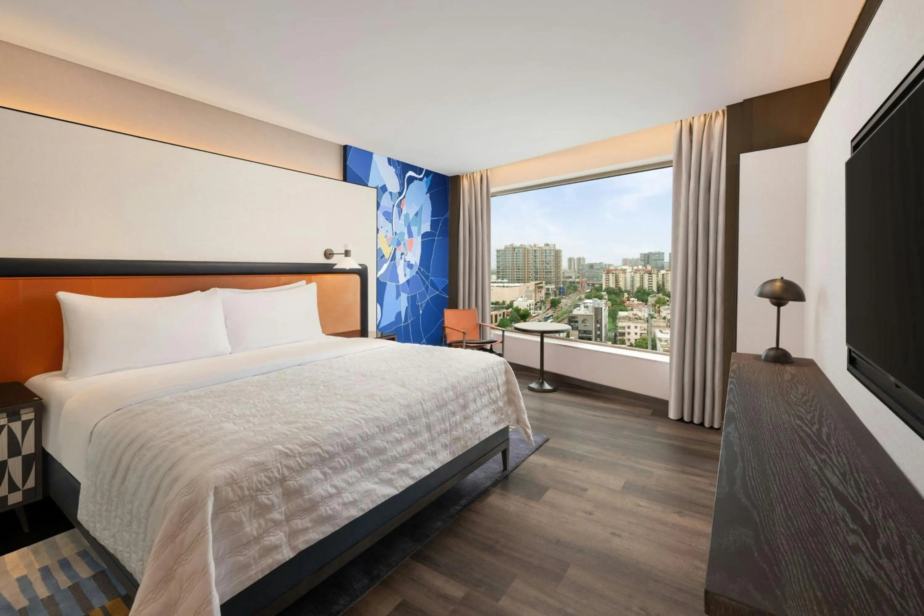 Bedroom, Bed in Le Meridien Ahmedabad