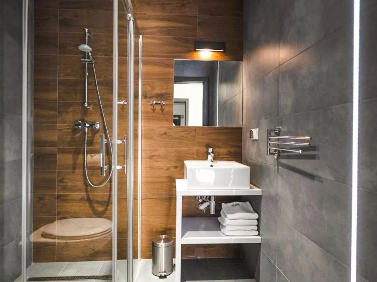 Shower in Willa Monte