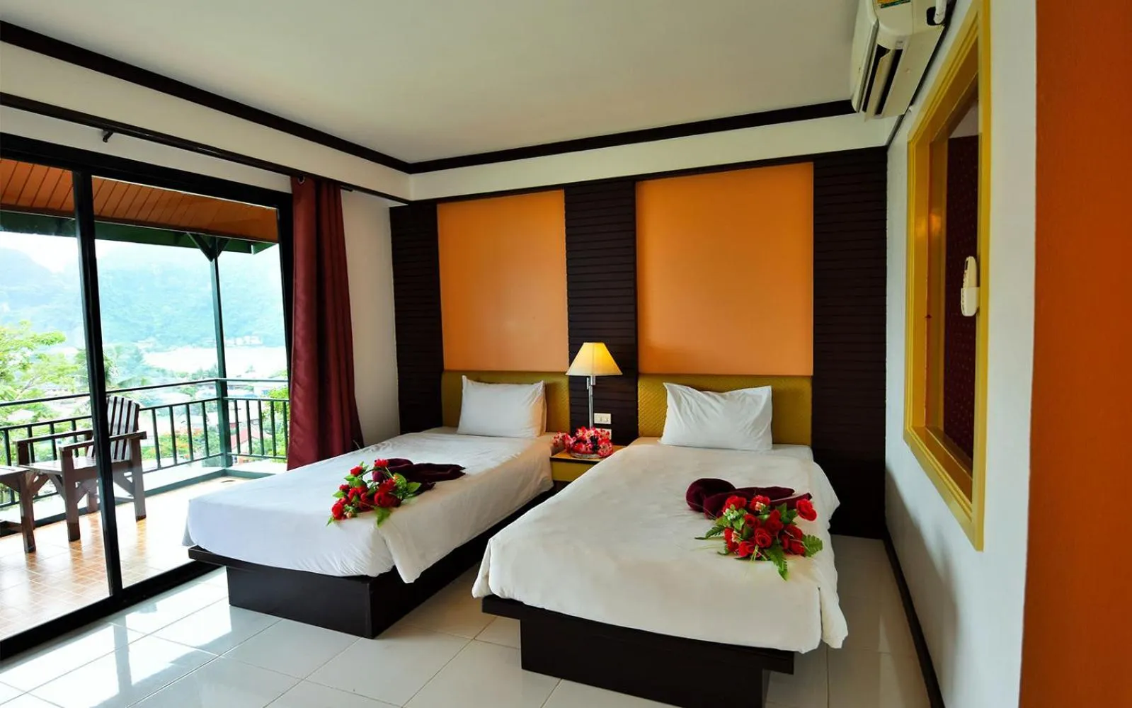 Balcony/Terrace, Bed in Phi Phi Arboreal Resort