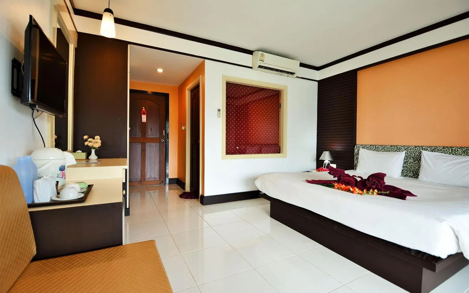 Balcony/Terrace, Bed in Phi Phi Arboreal Resort