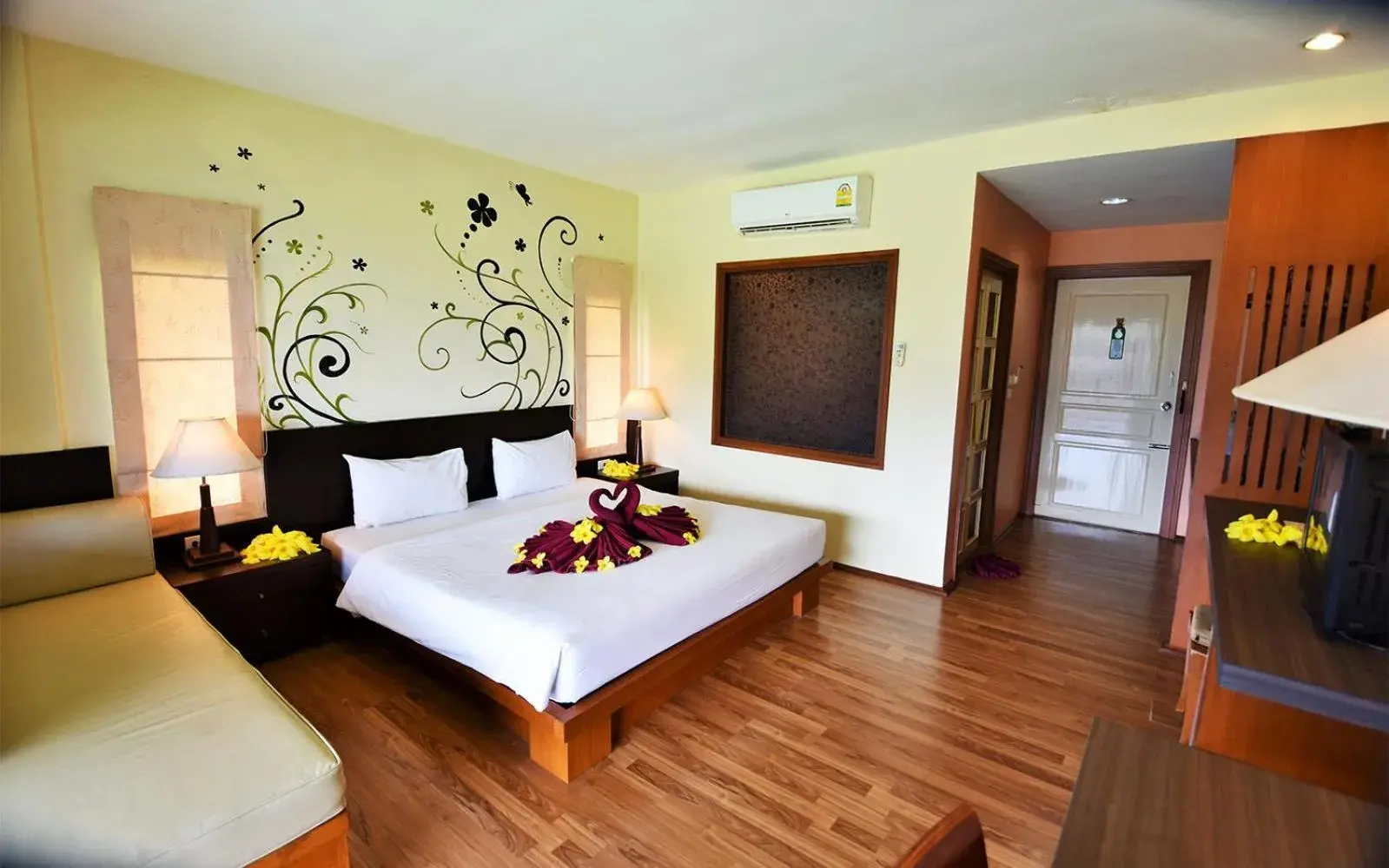 Mountain view, Bed in Phi Phi Arboreal Resort Mountain view, Bed in Phi Phi Arboreal Resort