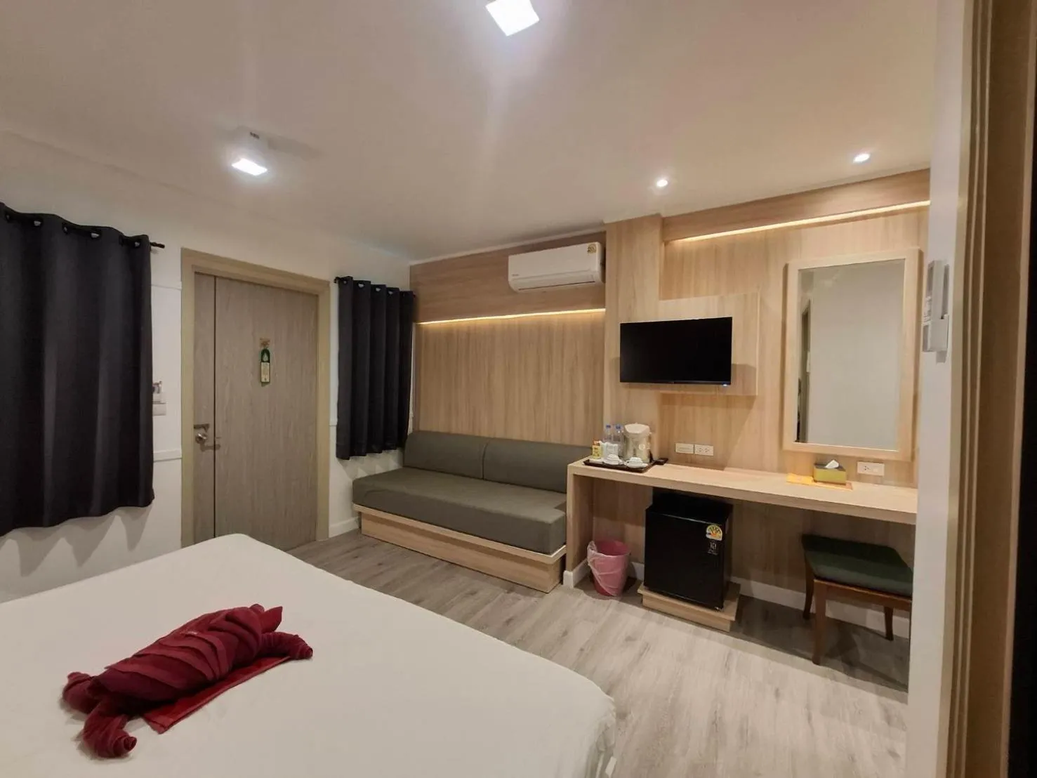 Bed in Phi Phi Arboreal Resort