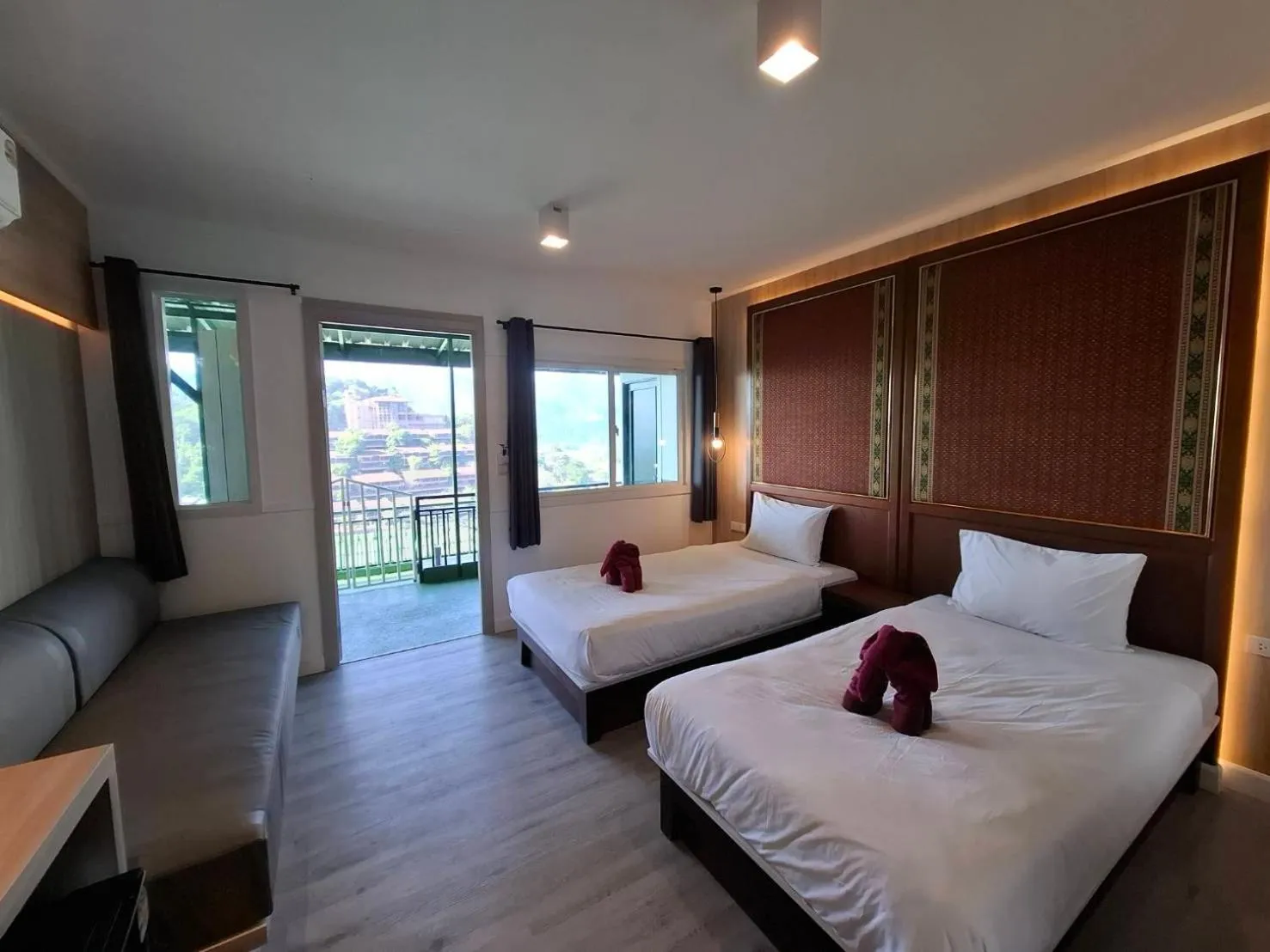 Bed in Phi Phi Arboreal Resort