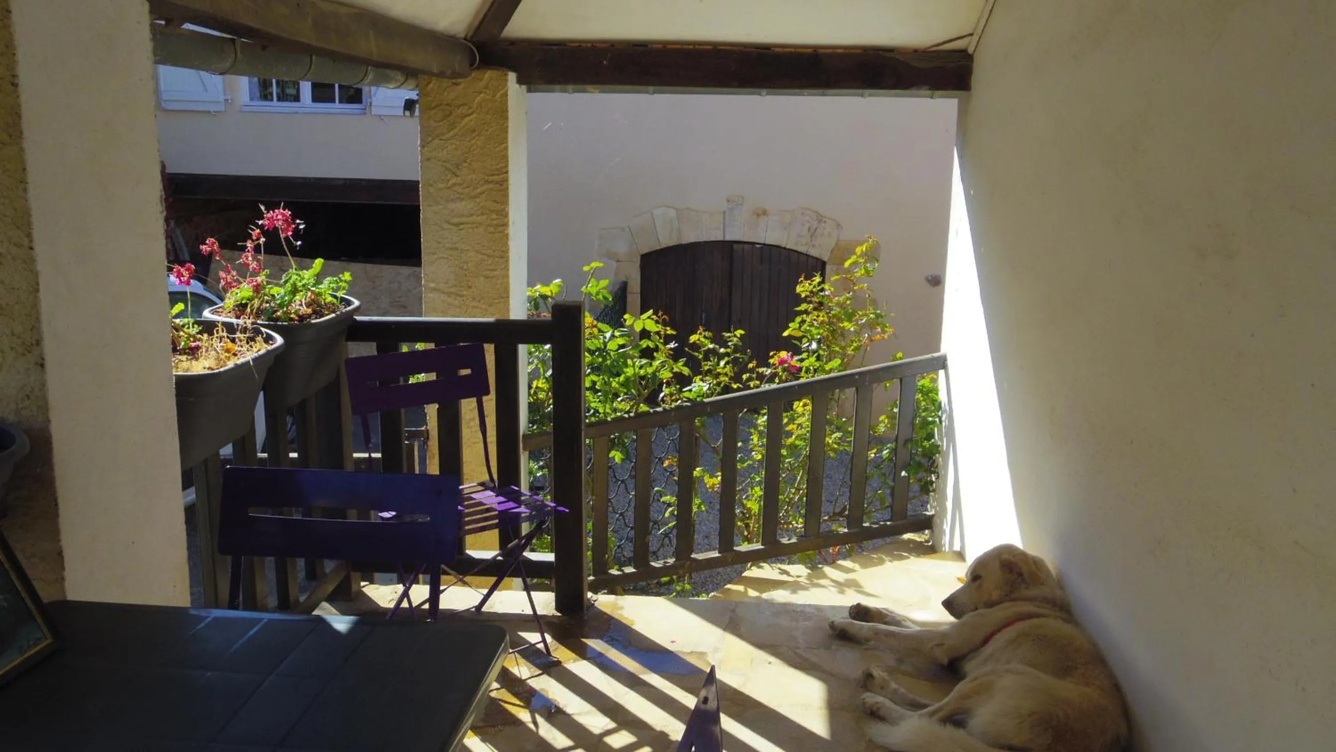 Balcony/Terrace in Chambre Lascaux aux Meulieres a Domme