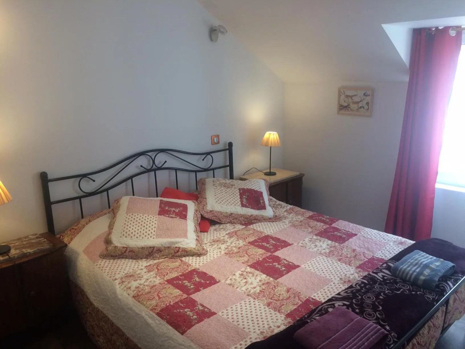 Bedroom, Bed in Chambre Lascaux aux Meulieres a Domme