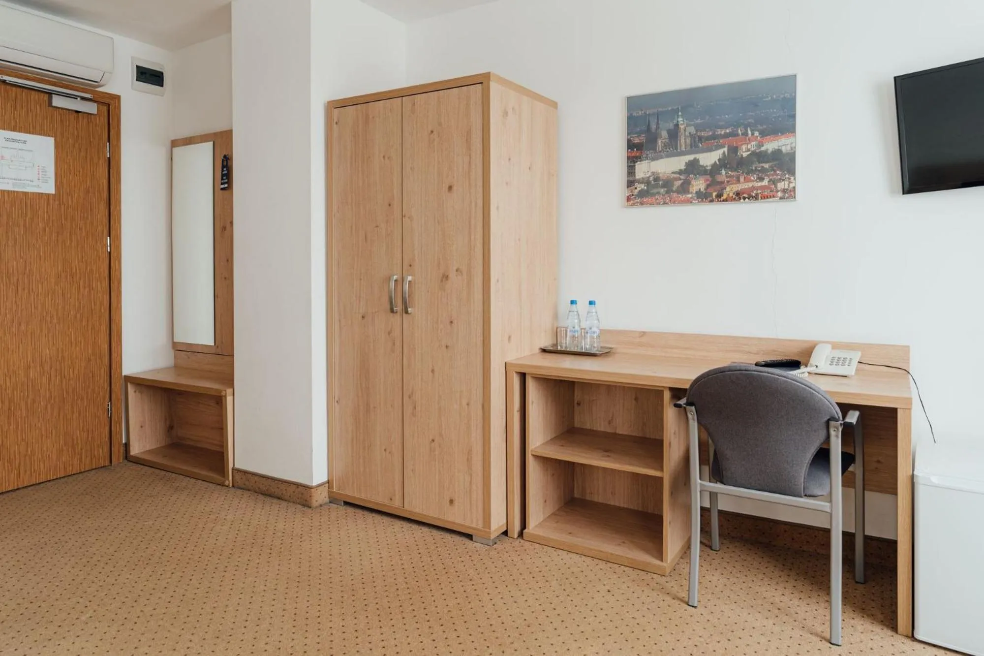 TV and multimedia in Hotel Logos