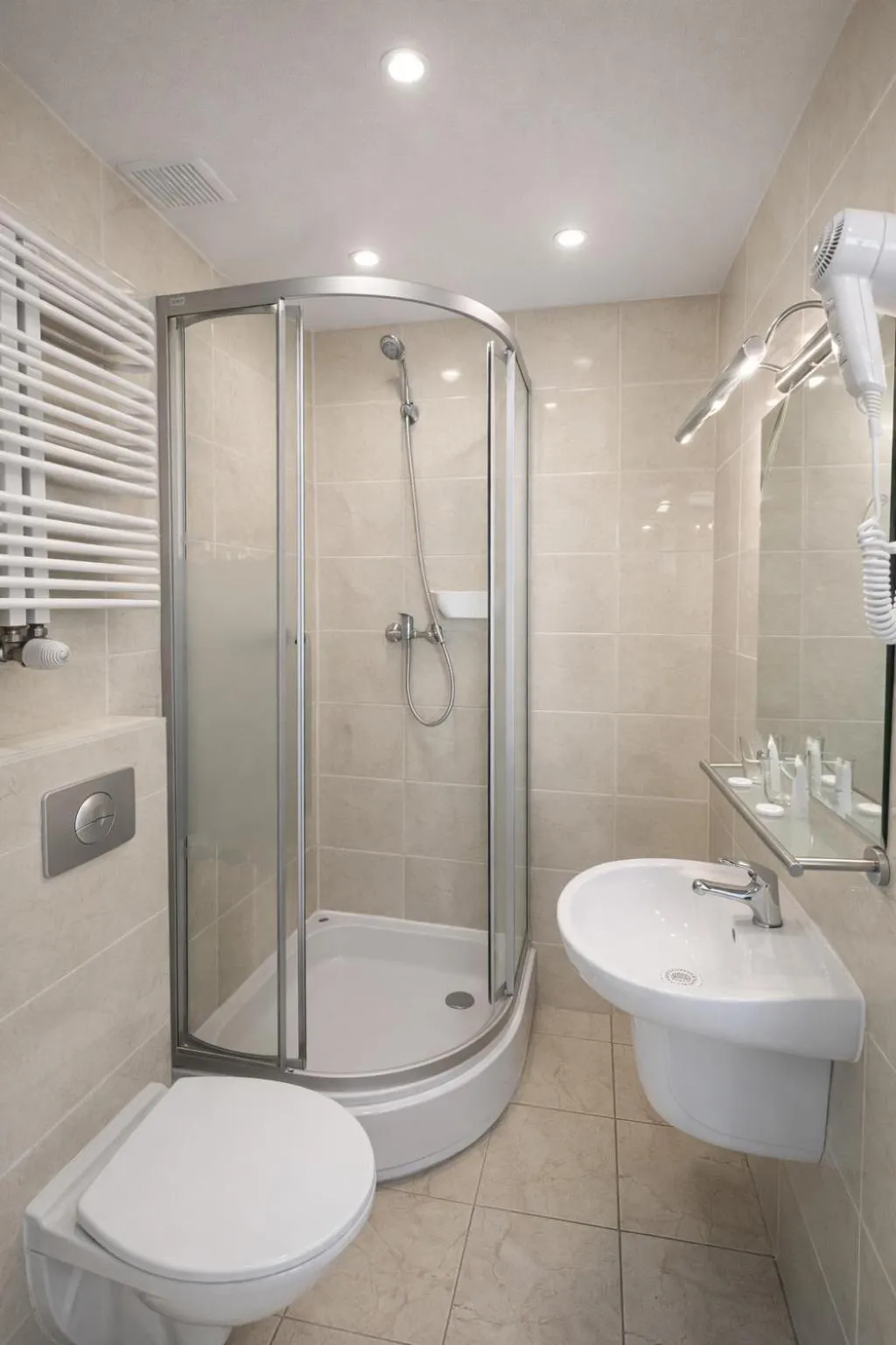 Shower in Hotel Logos