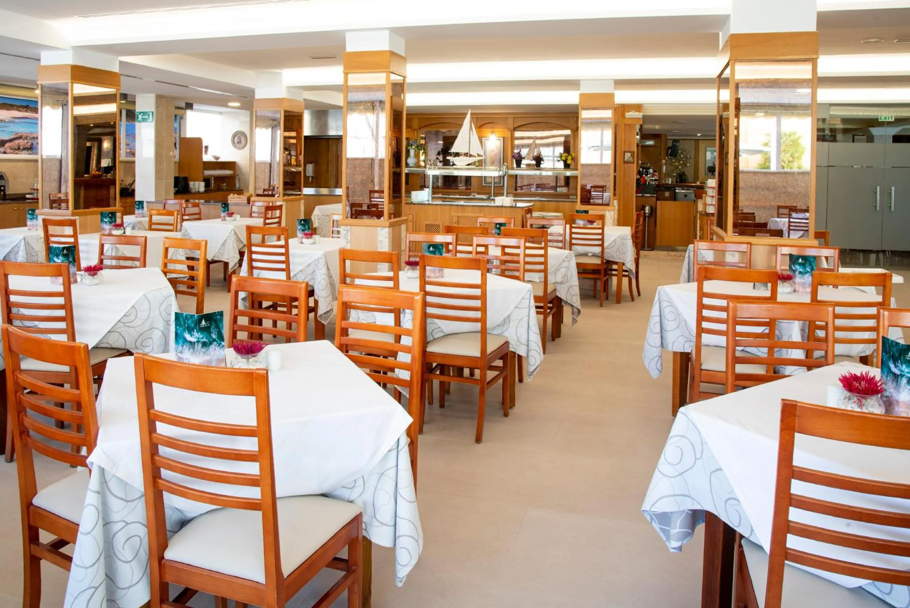 Restaurant/places to eat in Hotel Amoros