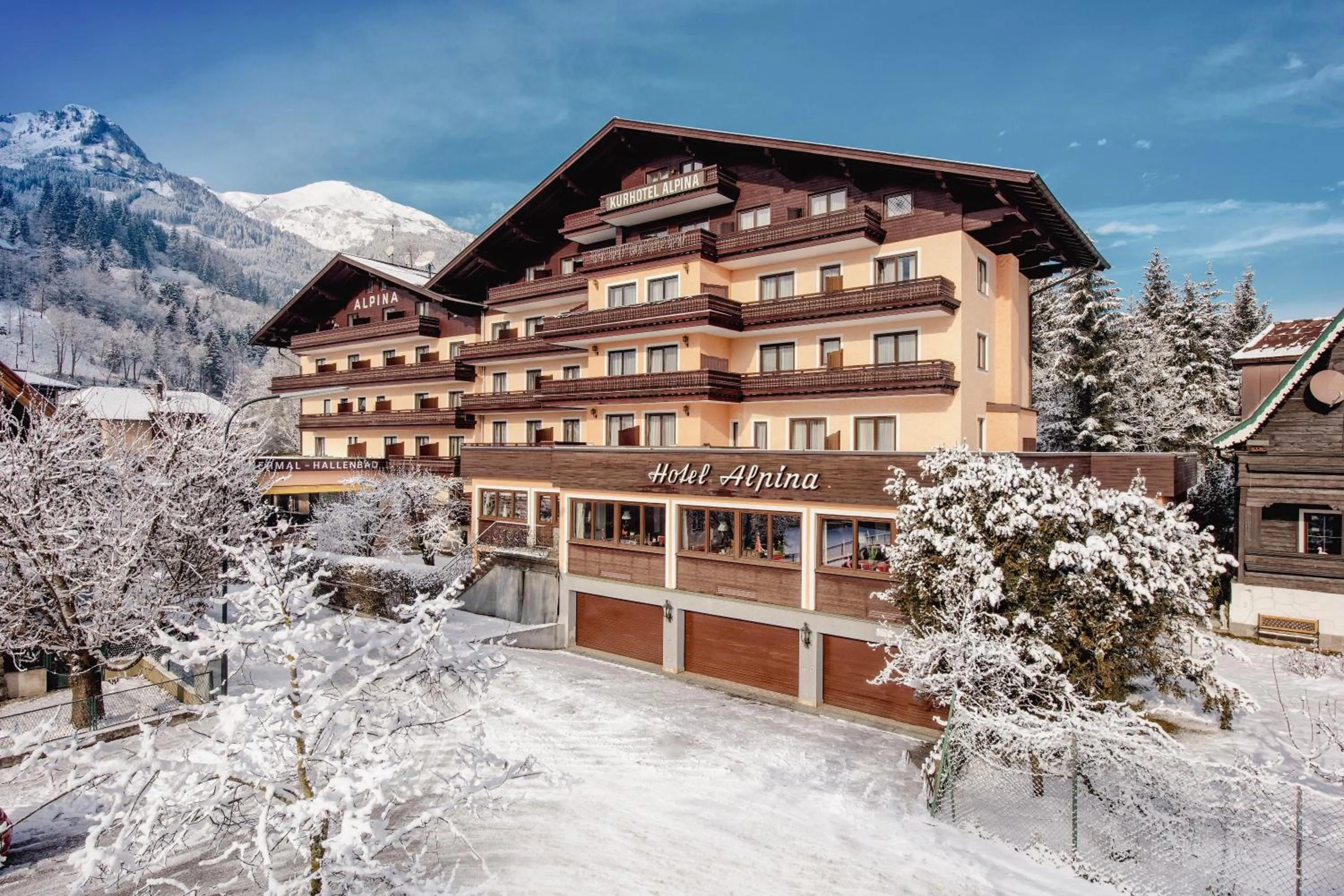 Property building in Hotel Alpina - Thermenhotels Gastein