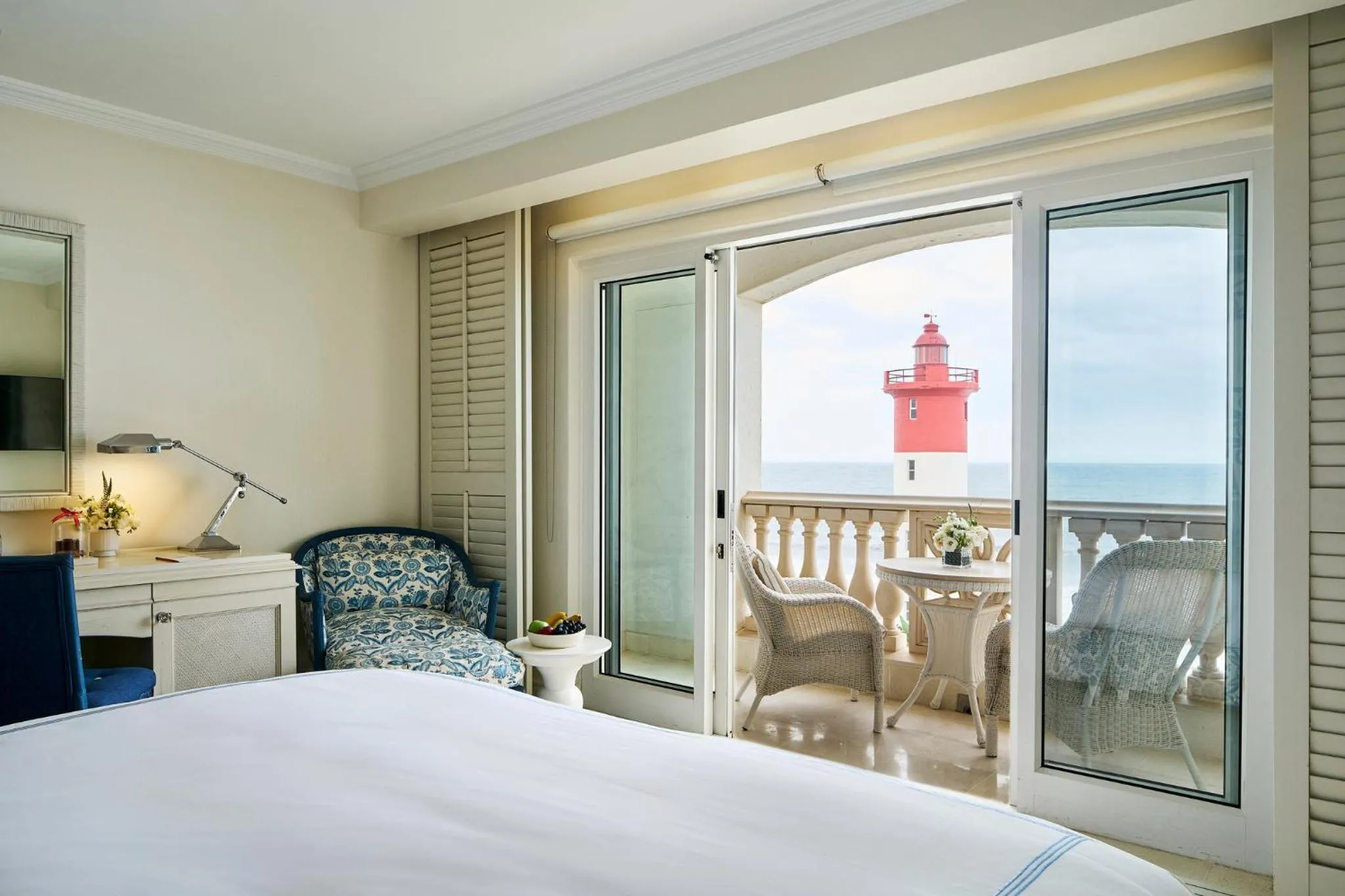 Photo of the whole room, Bed in The Oyster Box