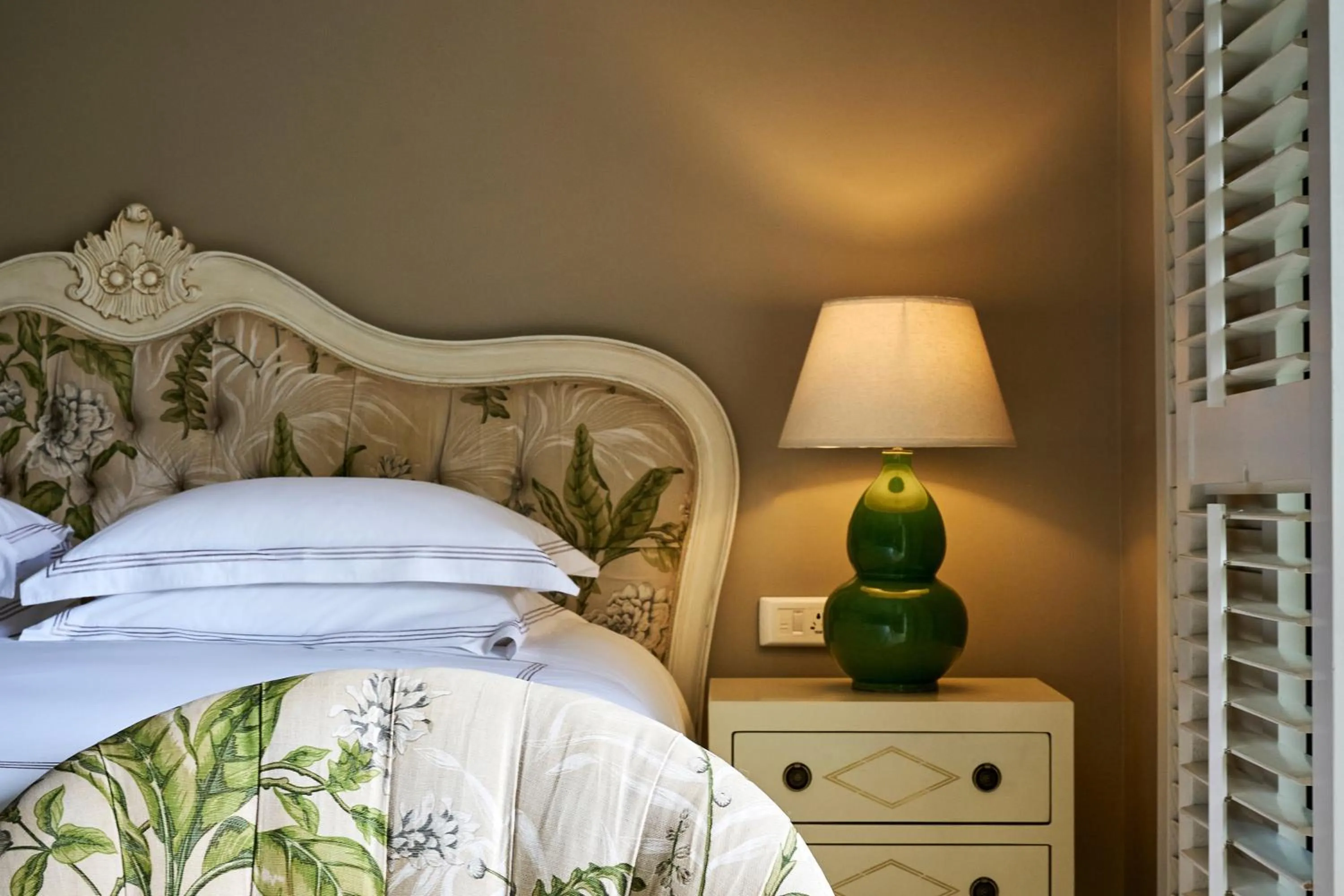 Photo of the whole room, Bed in The Oyster Box