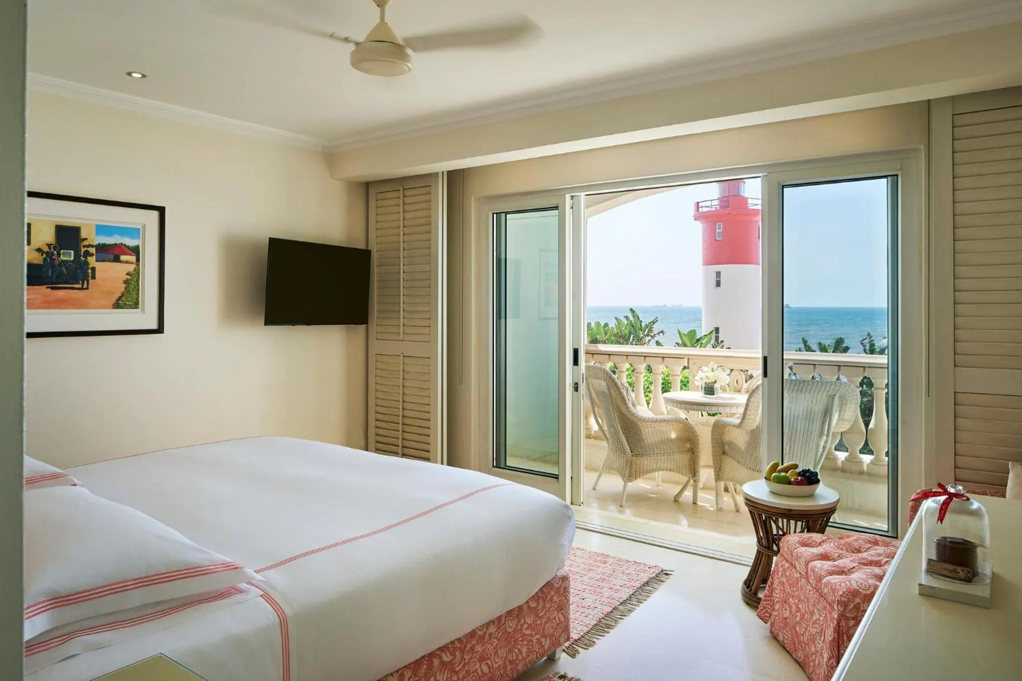 Photo of the whole room, Bed in The Oyster Box