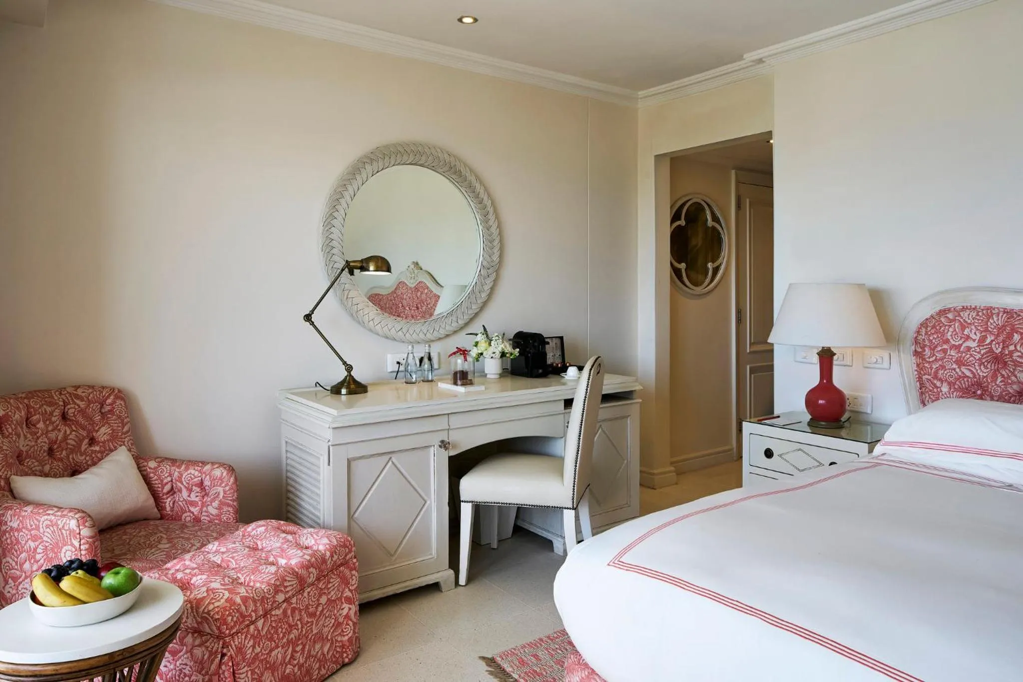 Photo of the whole room, Bed in The Oyster Box