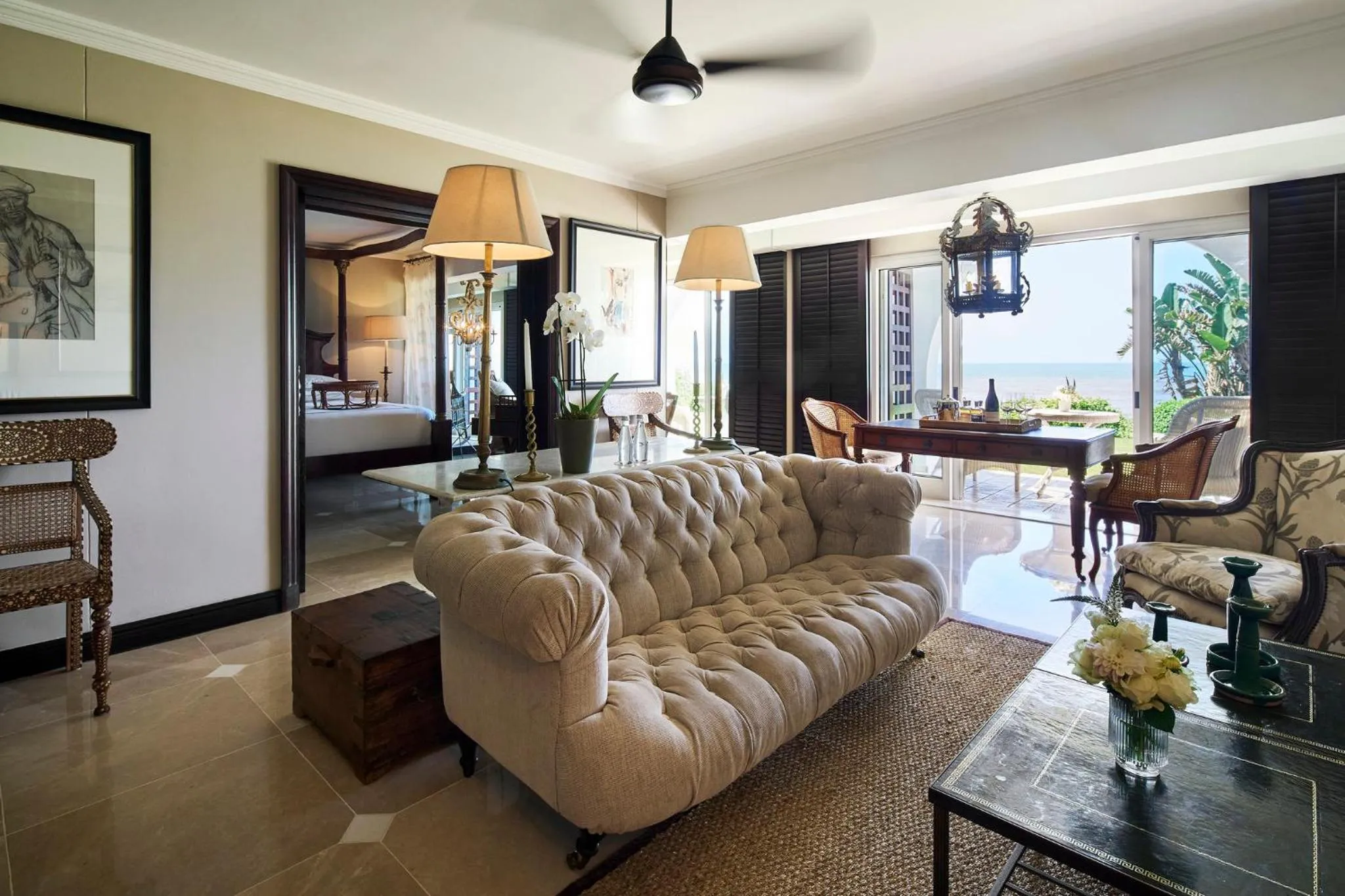 Photo of the whole room in The Oyster Box