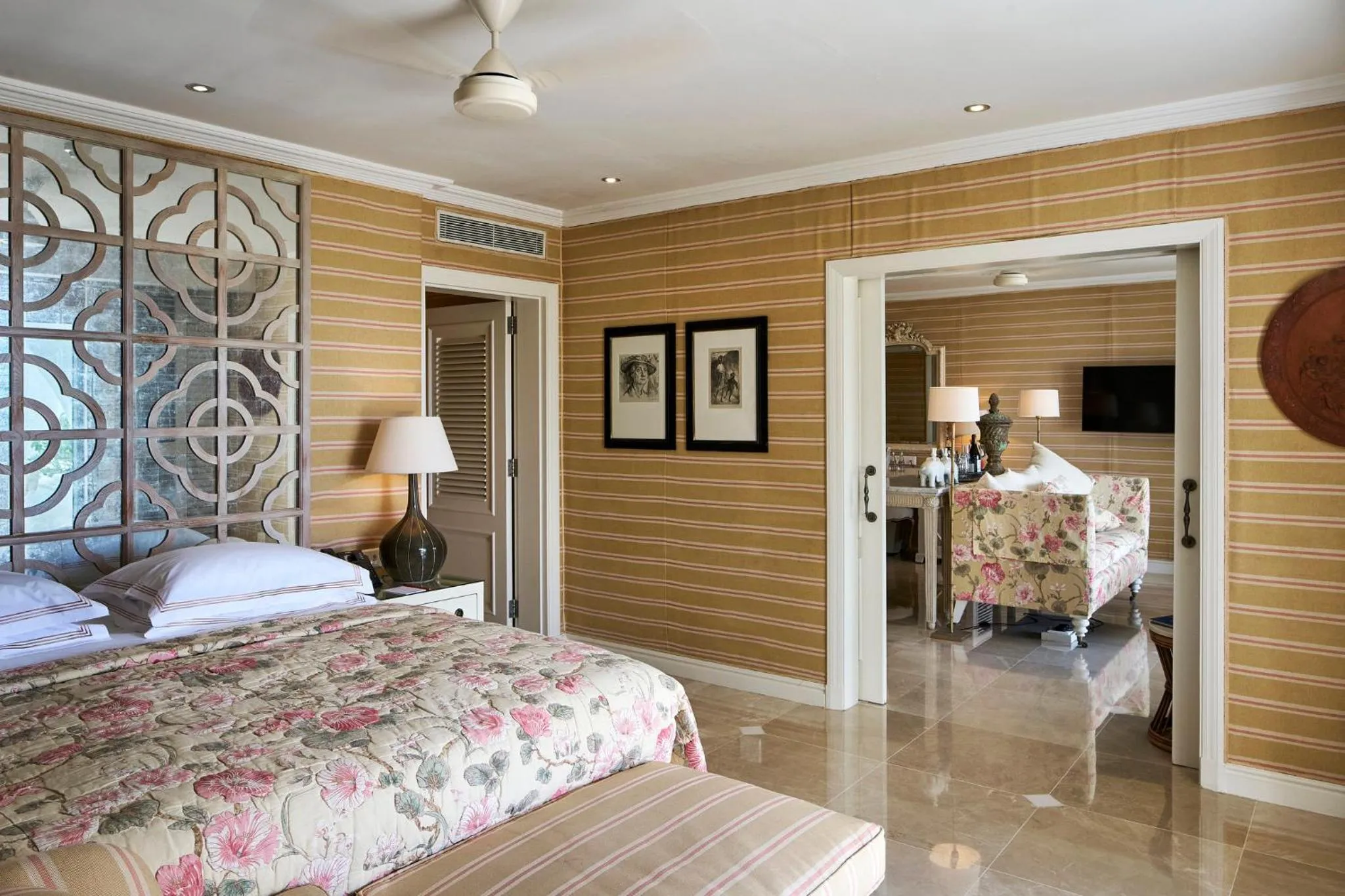 Photo of the whole room, Bed in The Oyster Box