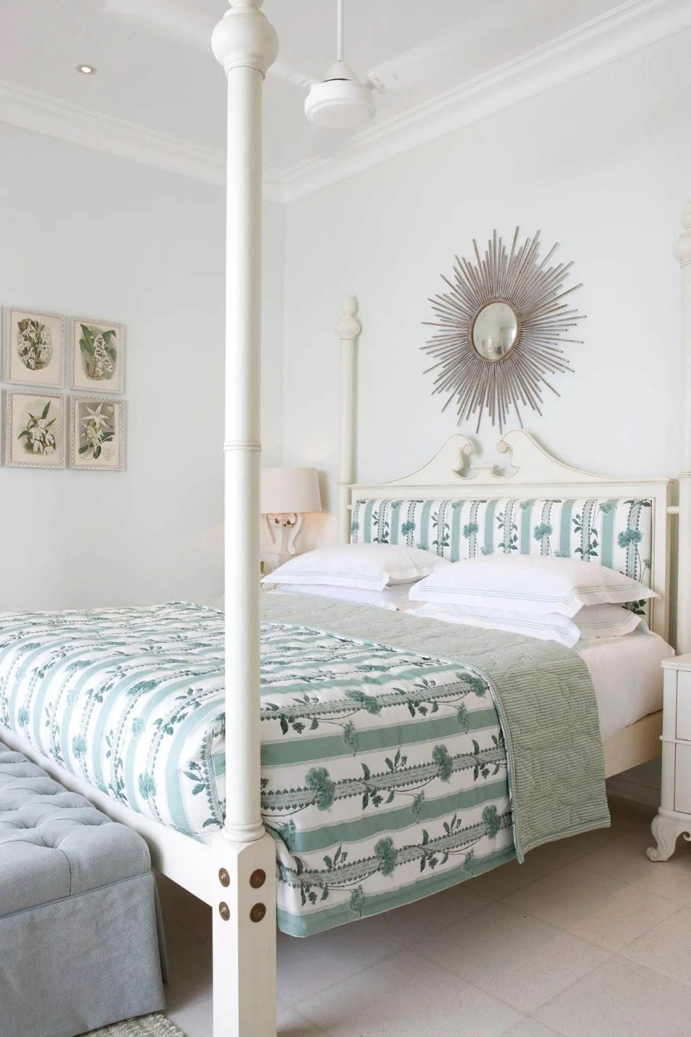 Photo of the whole room, Bed in The Oyster Box