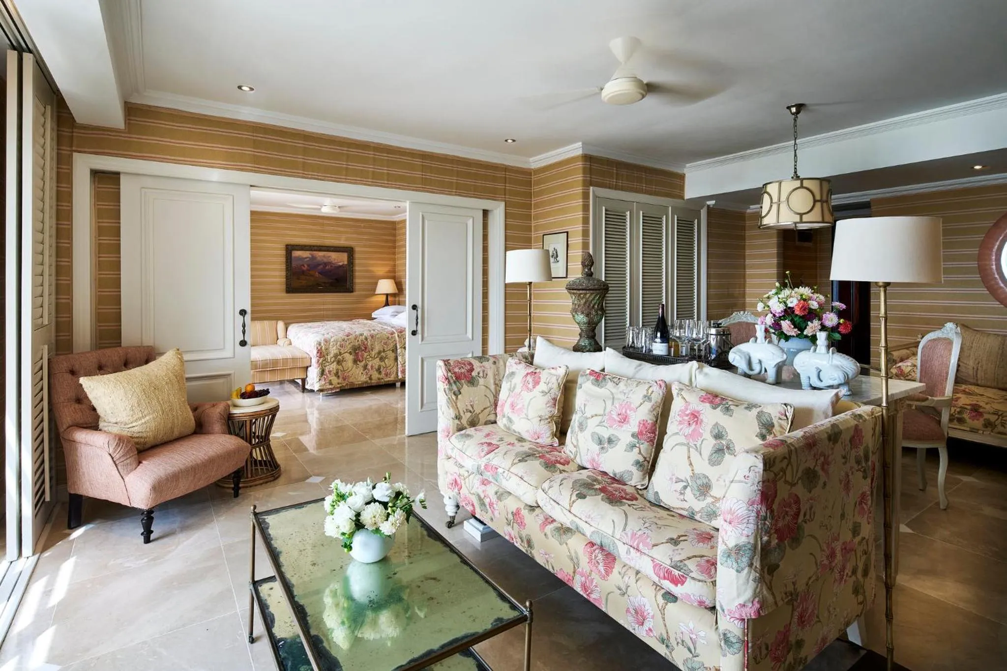 Photo of the whole room in The Oyster Box