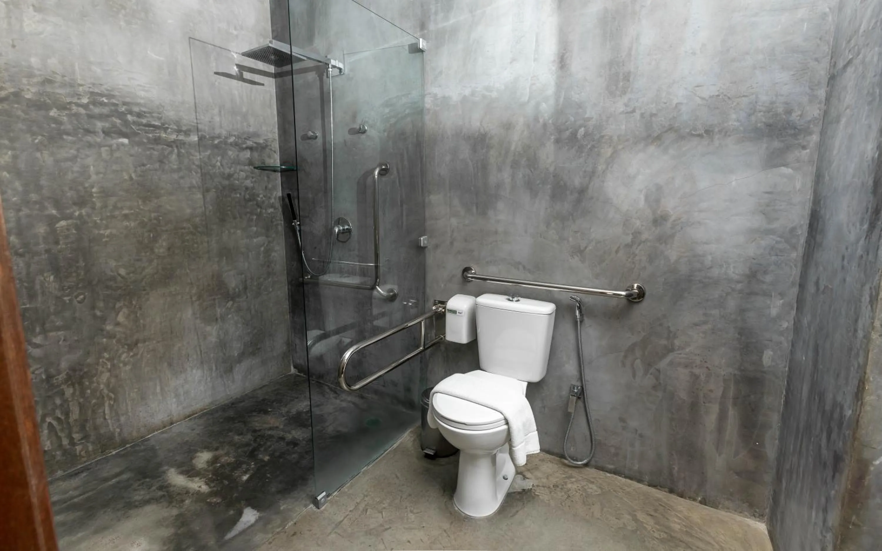 Shower in Flor de Lis Exclusive Hotel