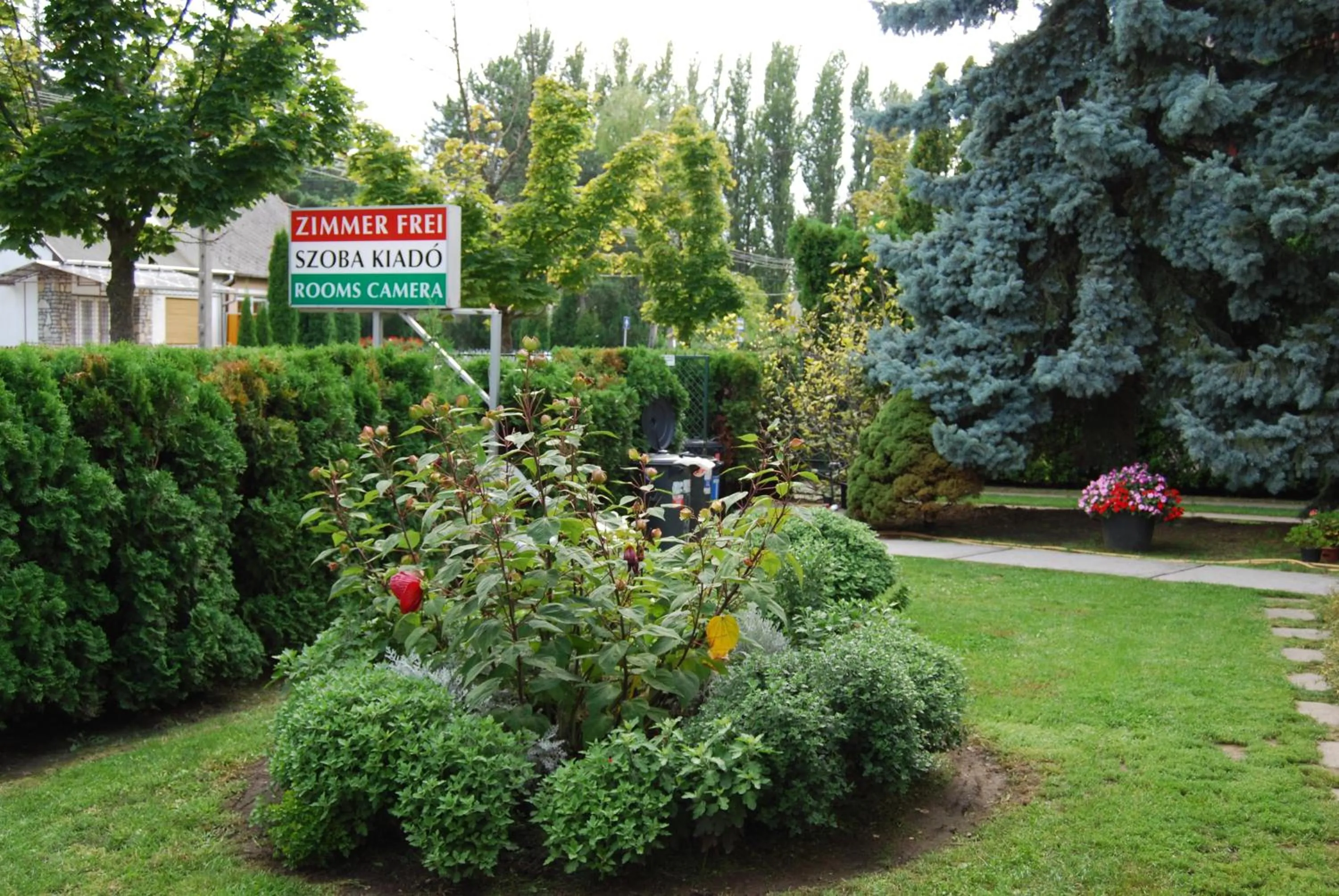 Garden in See Vendégház - Siófok