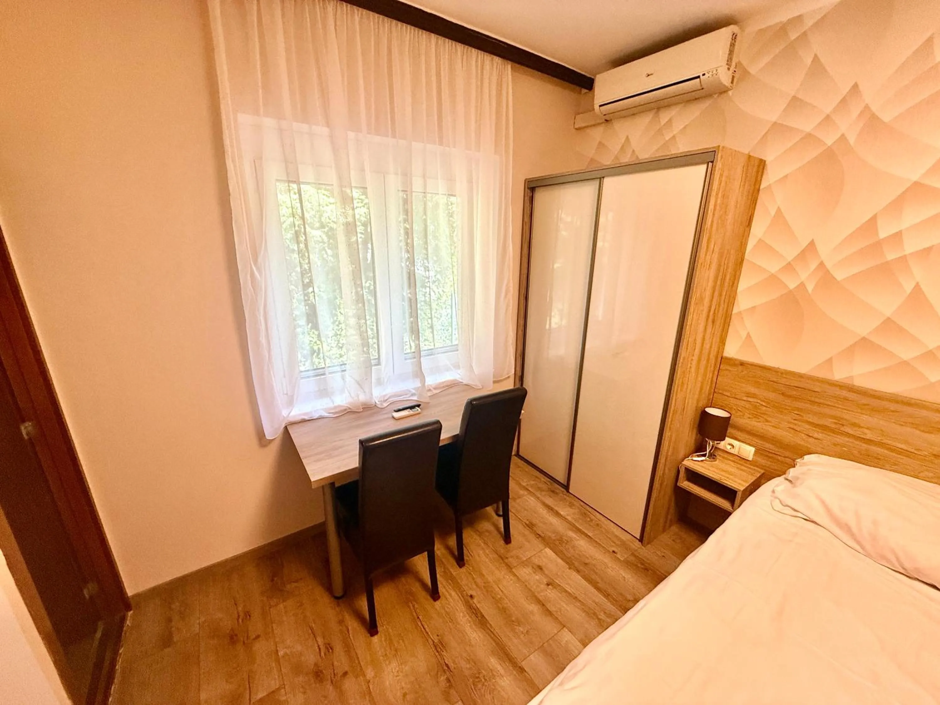 Photo of the whole room, Bed in See Vendégház - Siófok