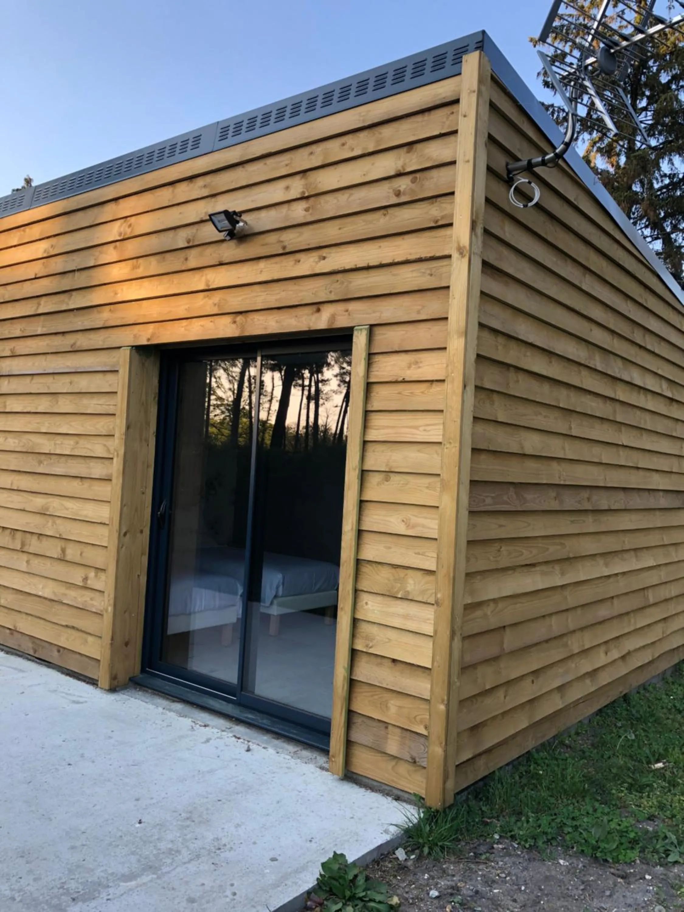 Property building in Cabane du Circuit