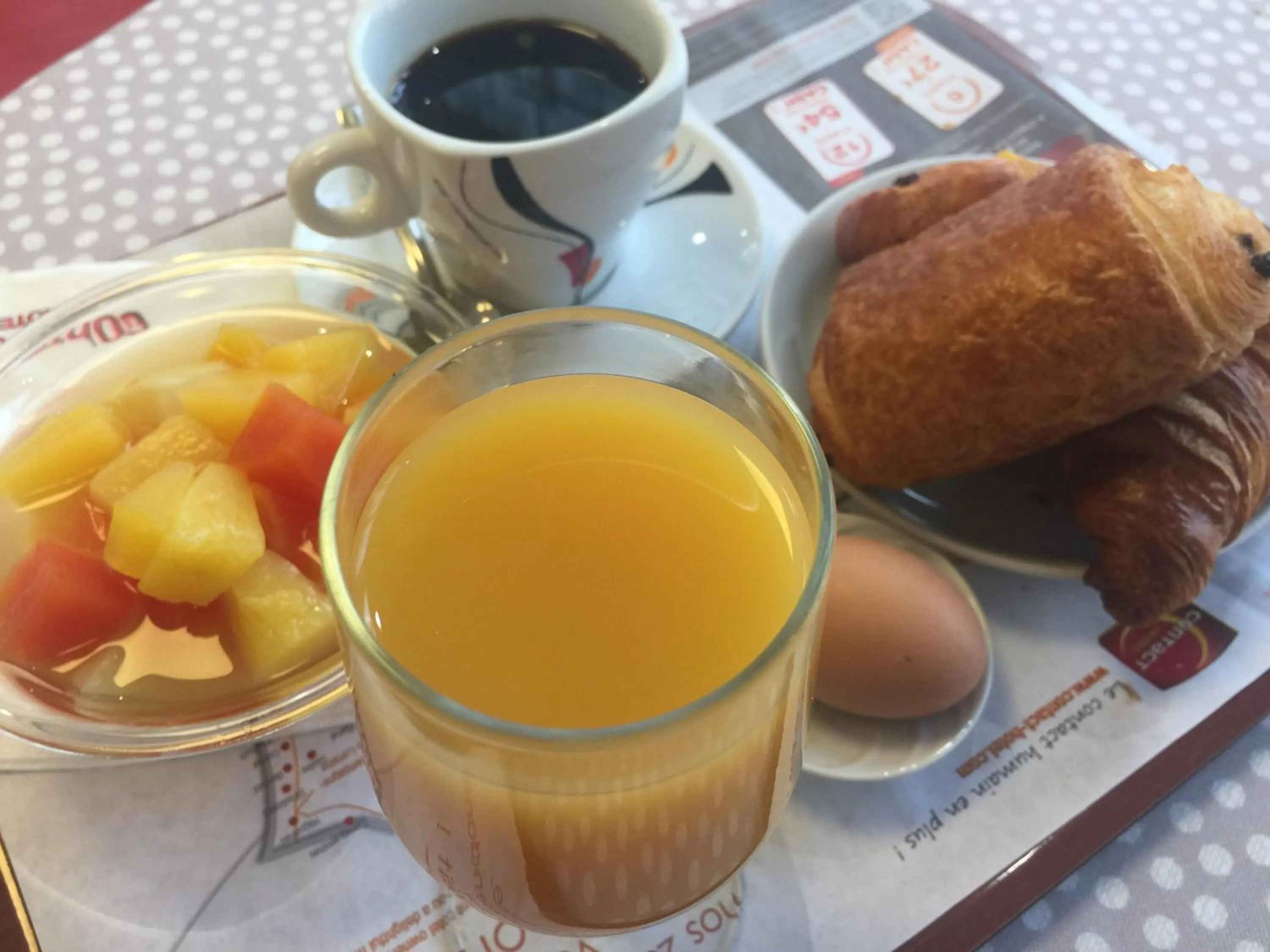 Buffet breakfast in Contact Hôtel Foch