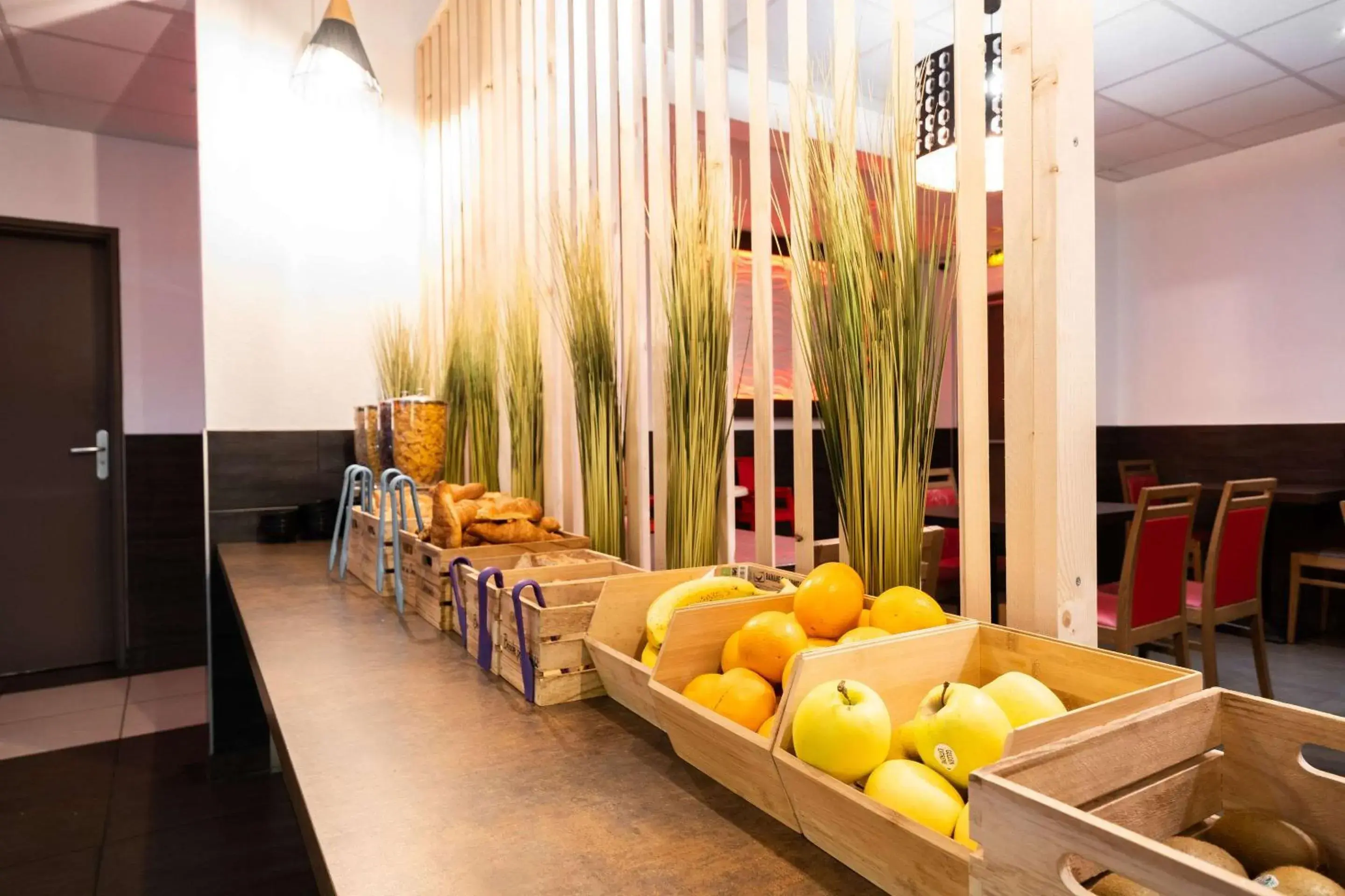 Restaurant/places to eat in Kyriad Dijon Sud - Longvic Restaurant/places to eat in Kyriad Dijon Sud - Longvic