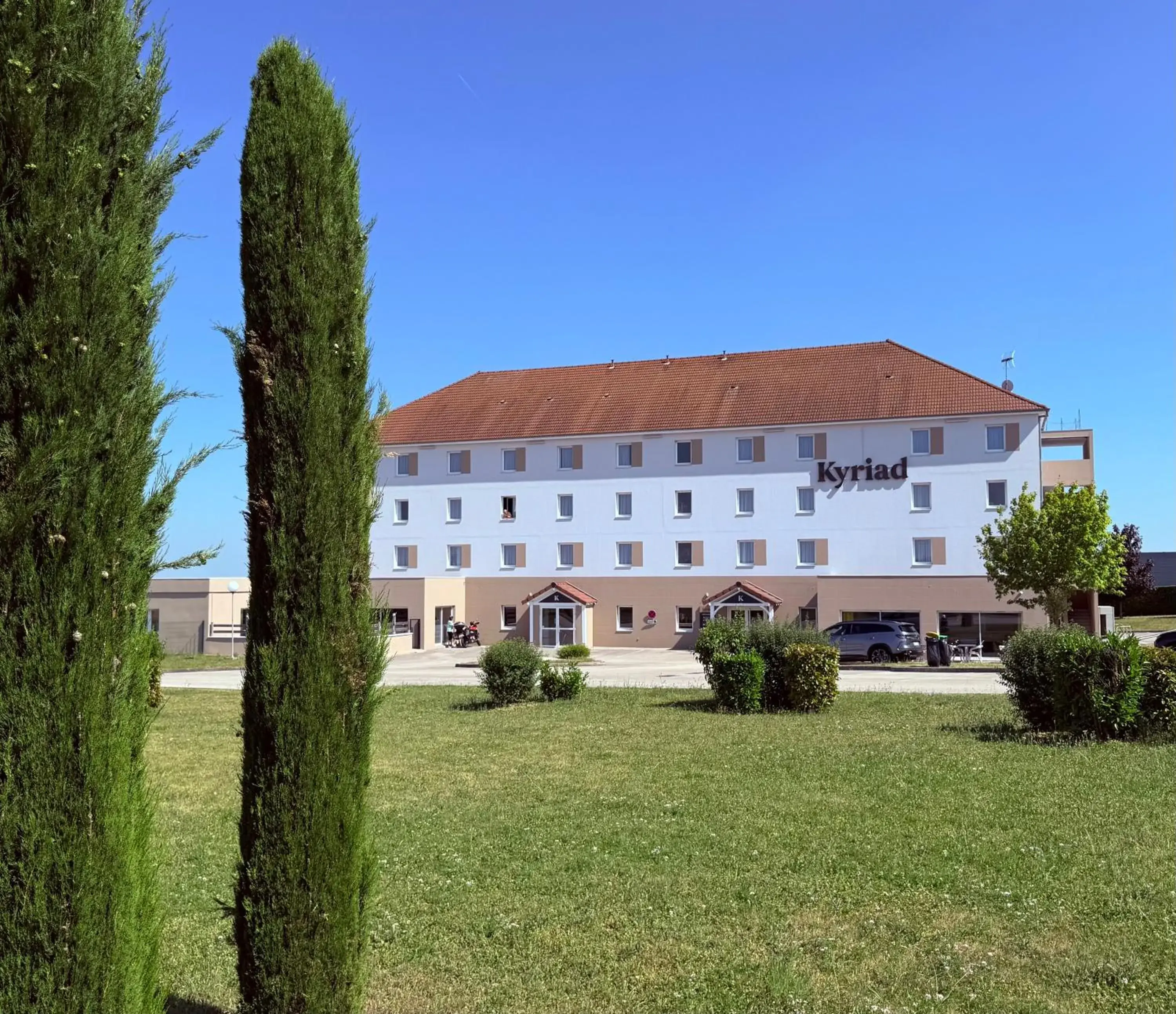 Property building in Kyriad Dijon Sud - Longvic Property building in Kyriad Dijon Sud - Longvic