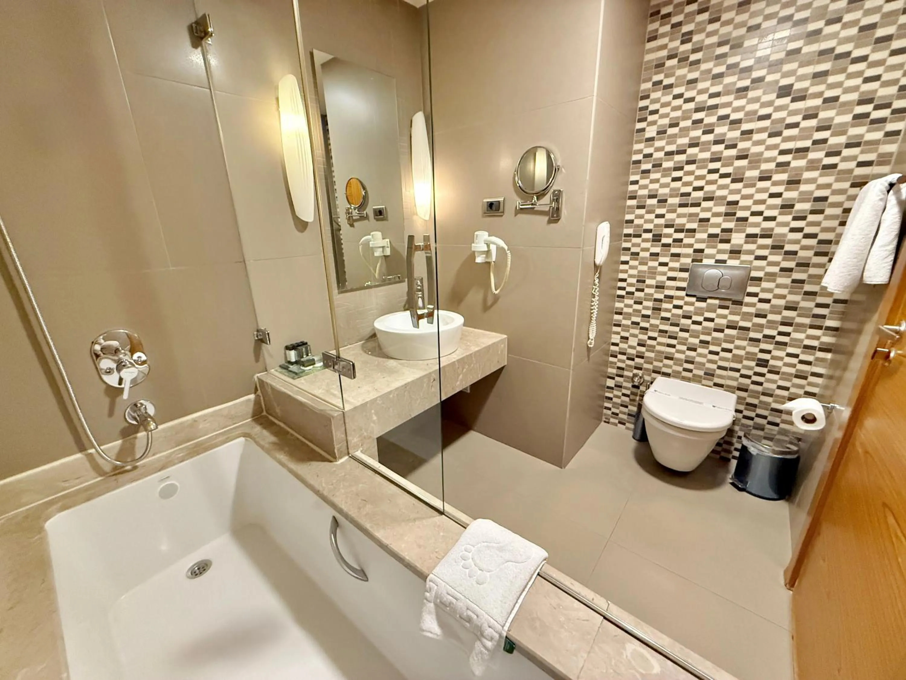 Toilet in The Green Park Pendik