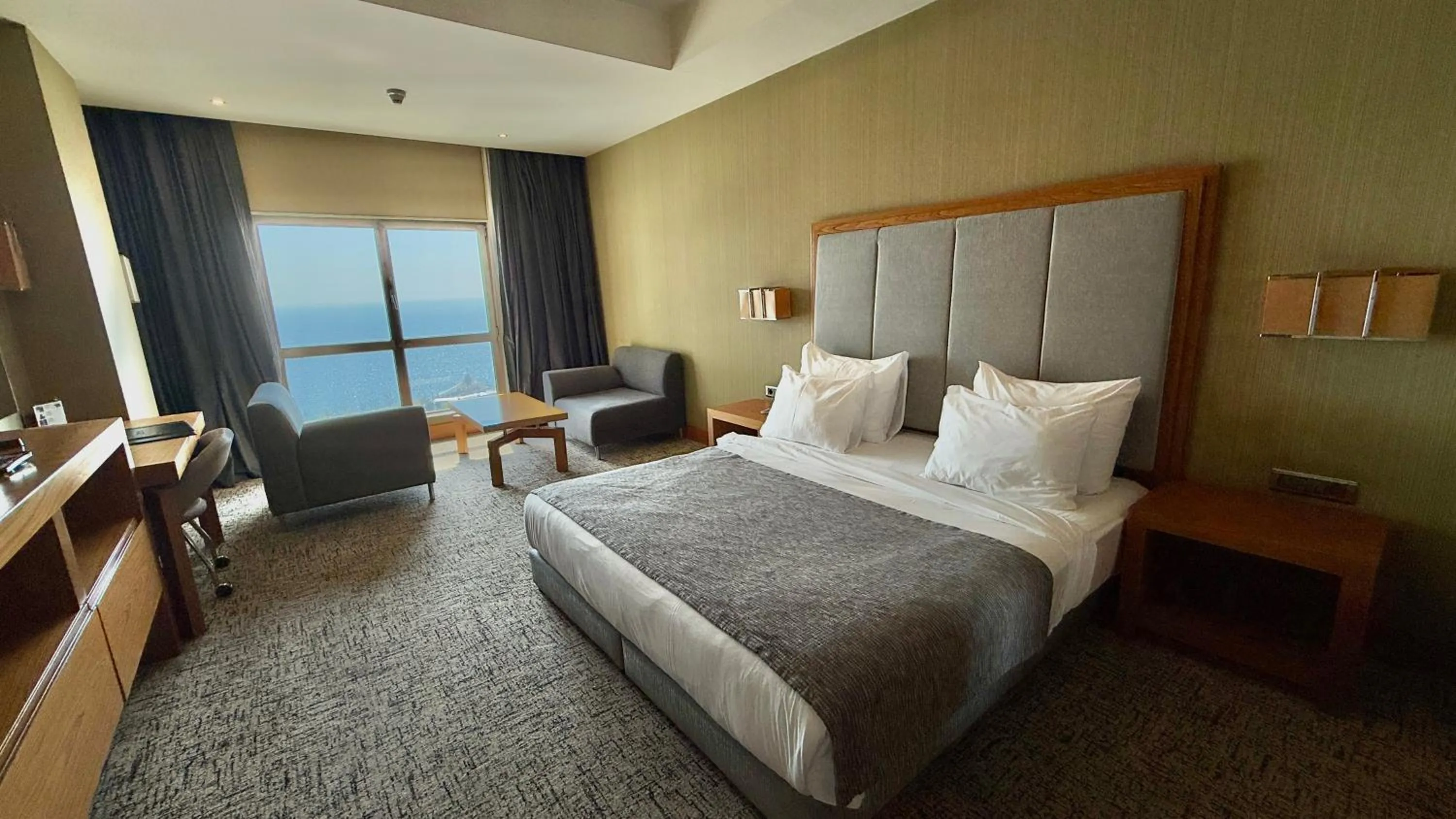 Photo of the whole room, Bed in The Green Park Pendik