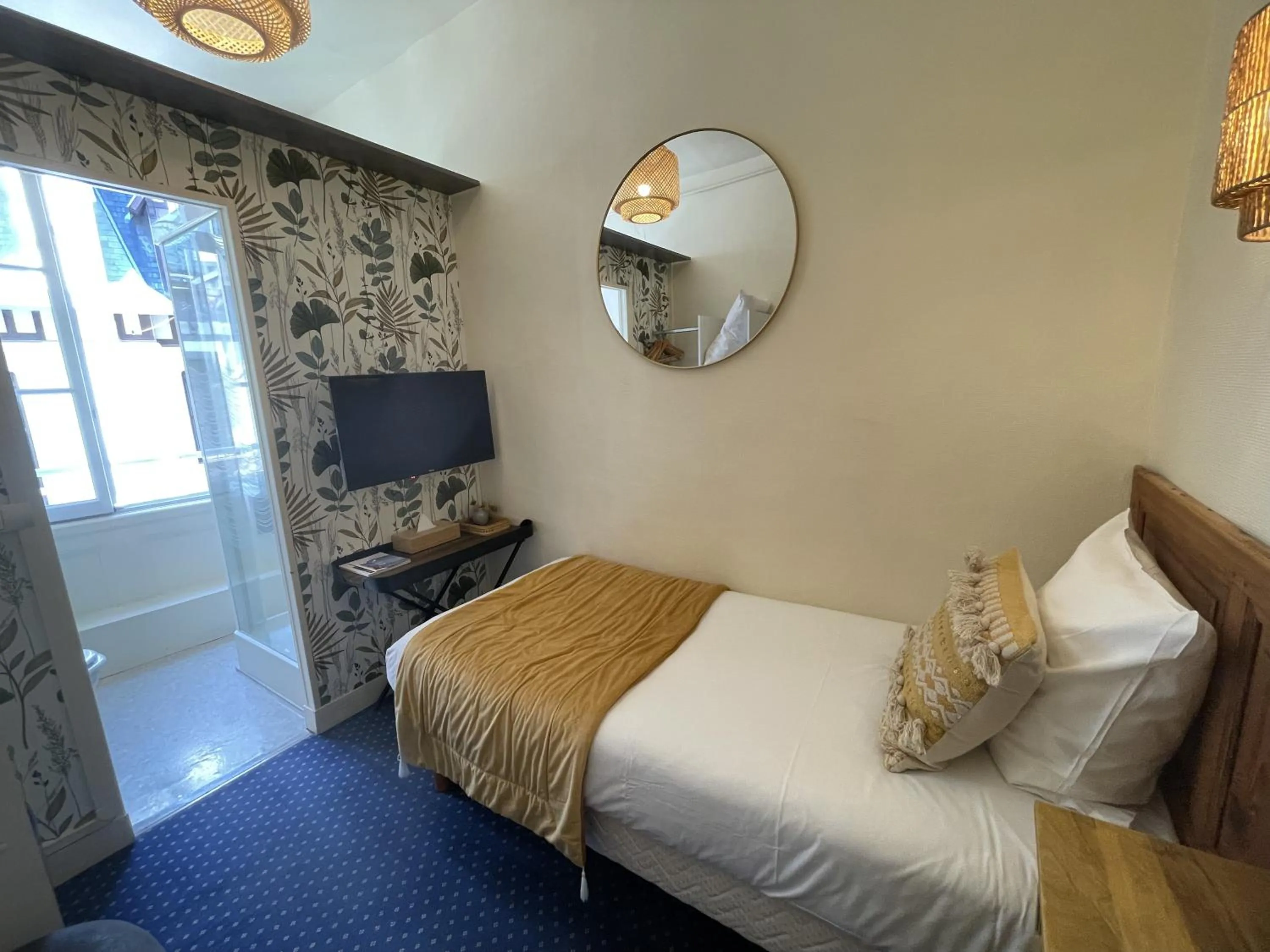 Bed in Le Trouville - Hôtel de Charme