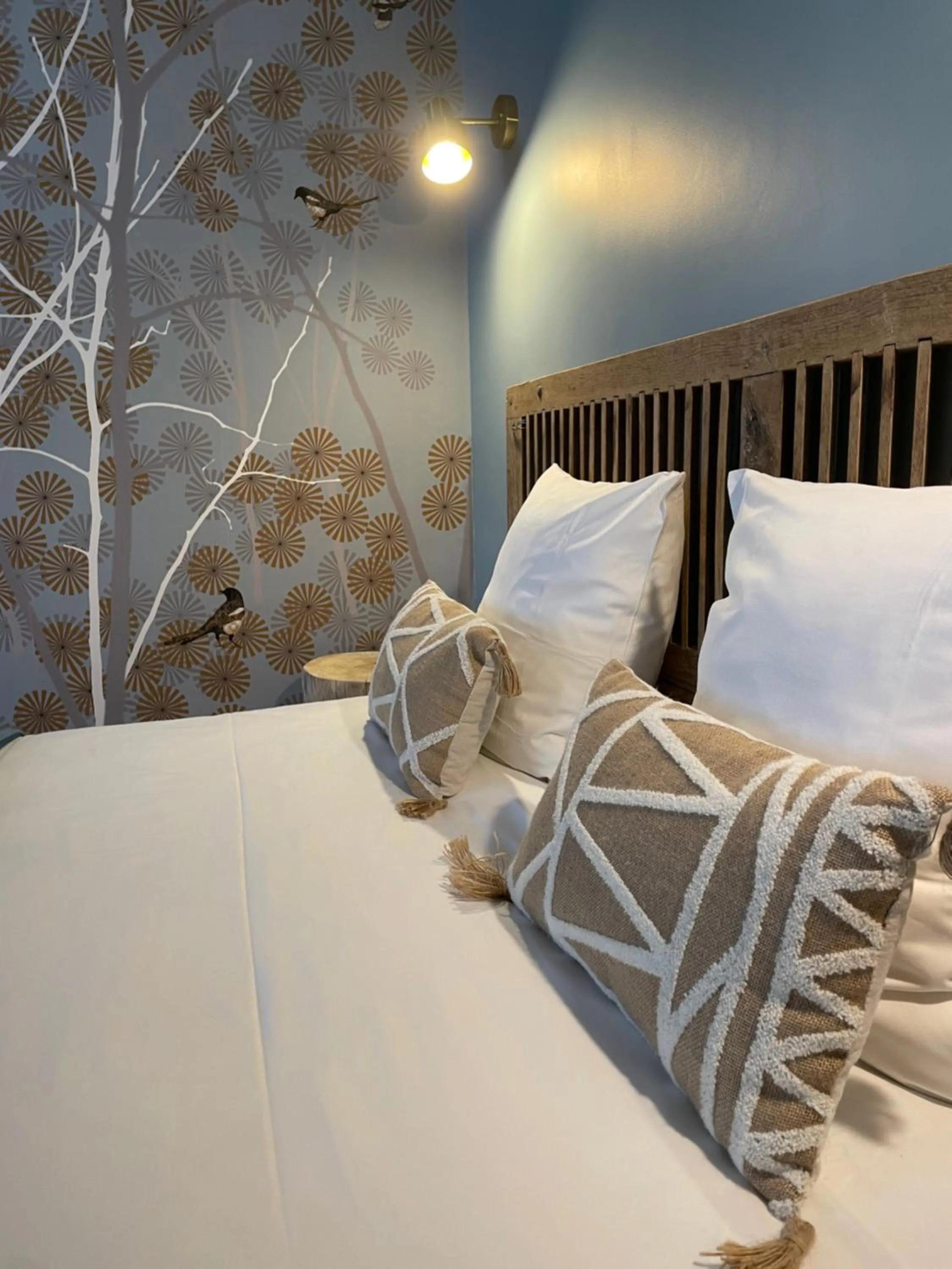 Photo of the whole room, Bed in Le Trouville - Hôtel de Charme