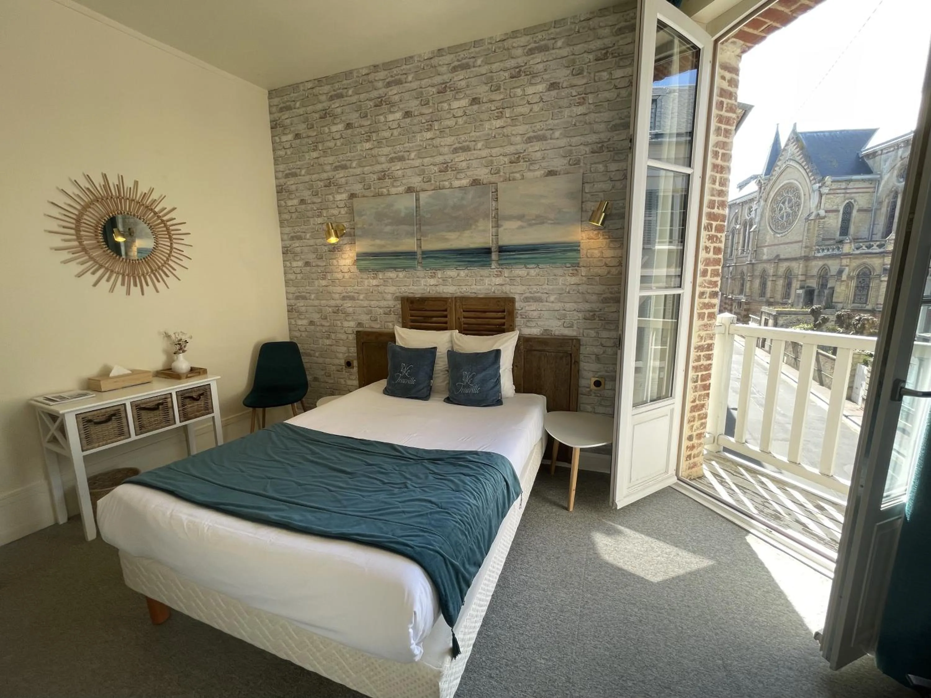 Bed in Le Trouville - Hôtel de Charme