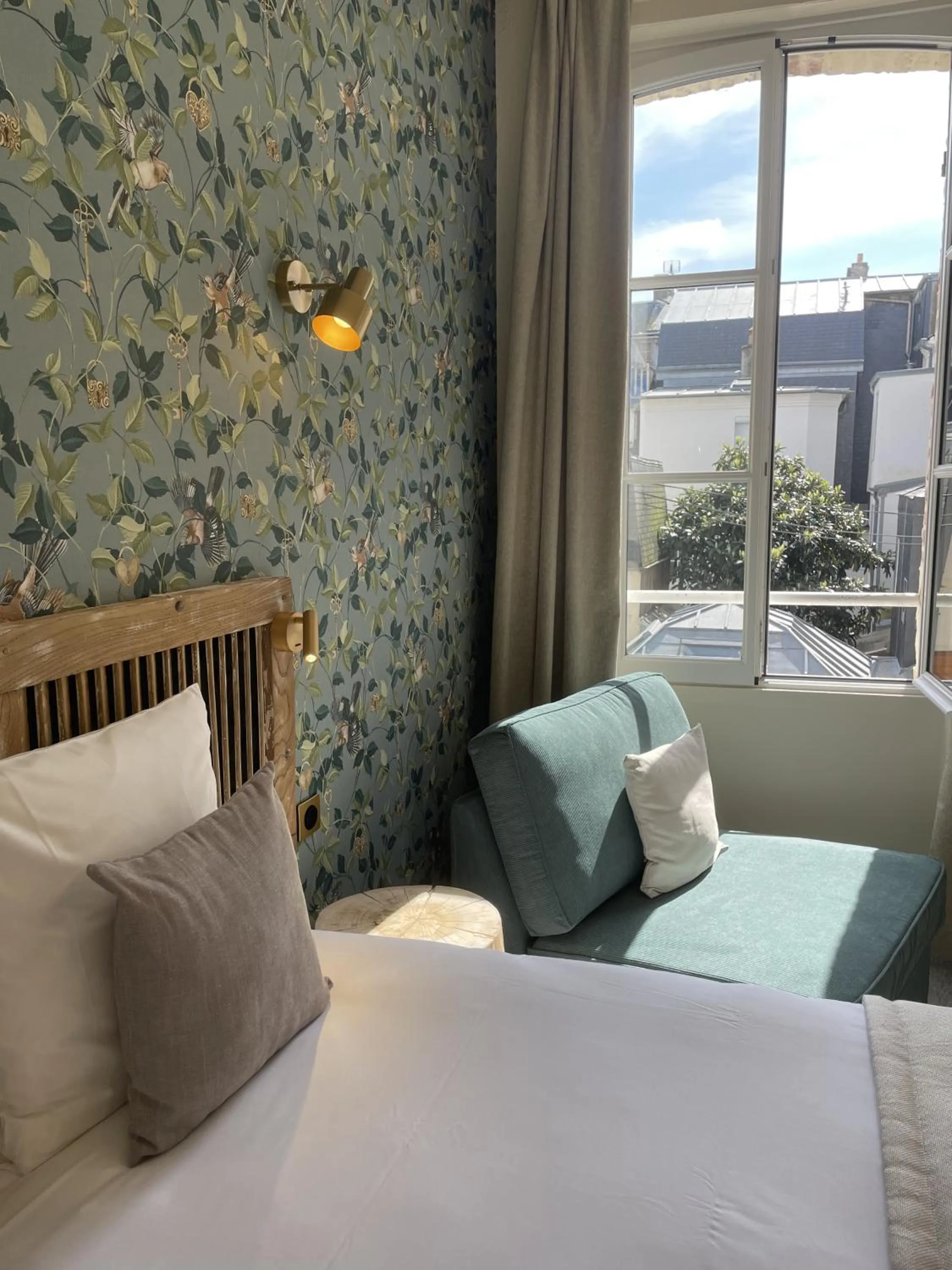 Bed in Le Trouville - Hôtel de Charme