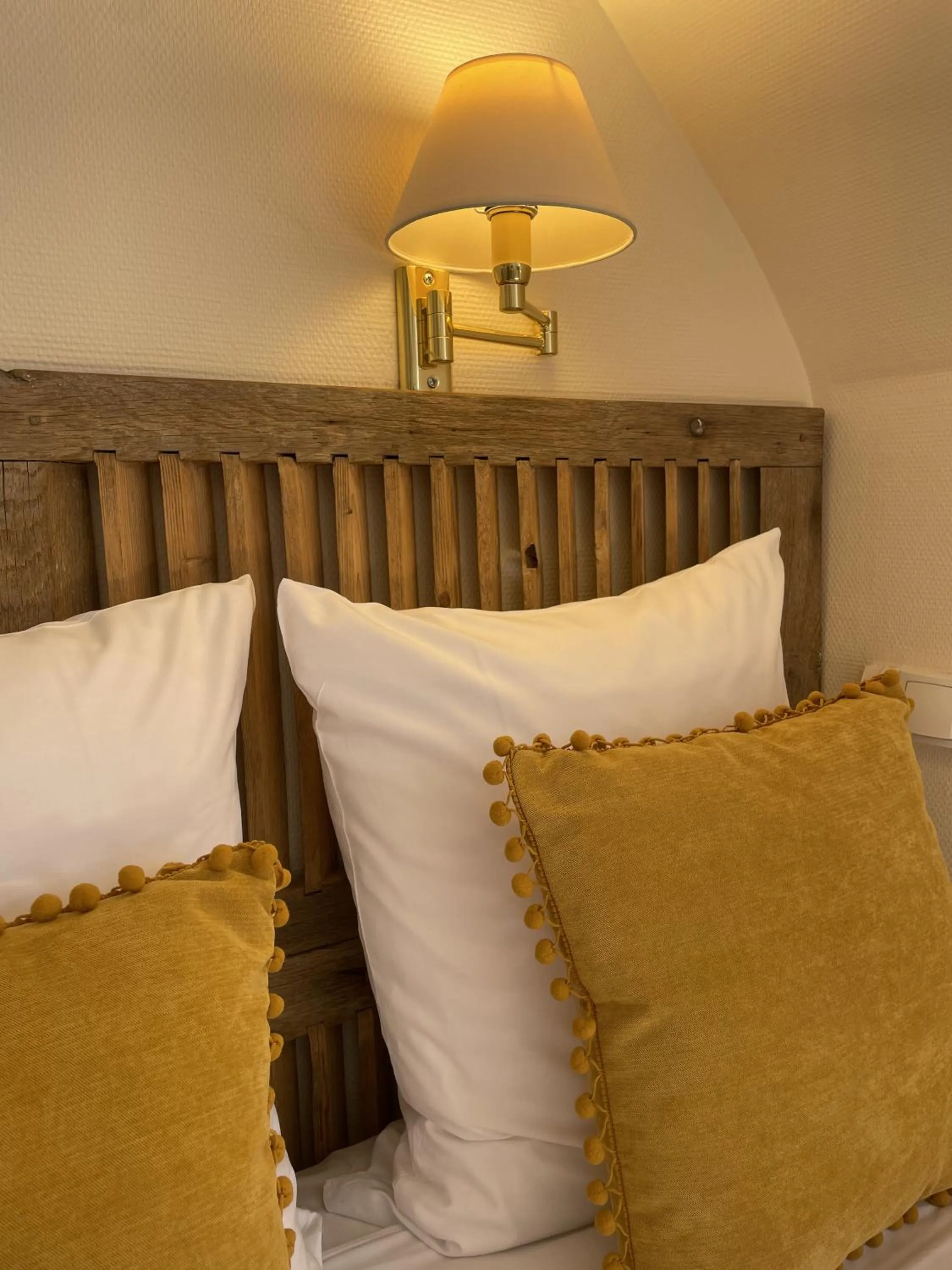 Bedroom, Bed in Le Trouville - Hôtel de Charme