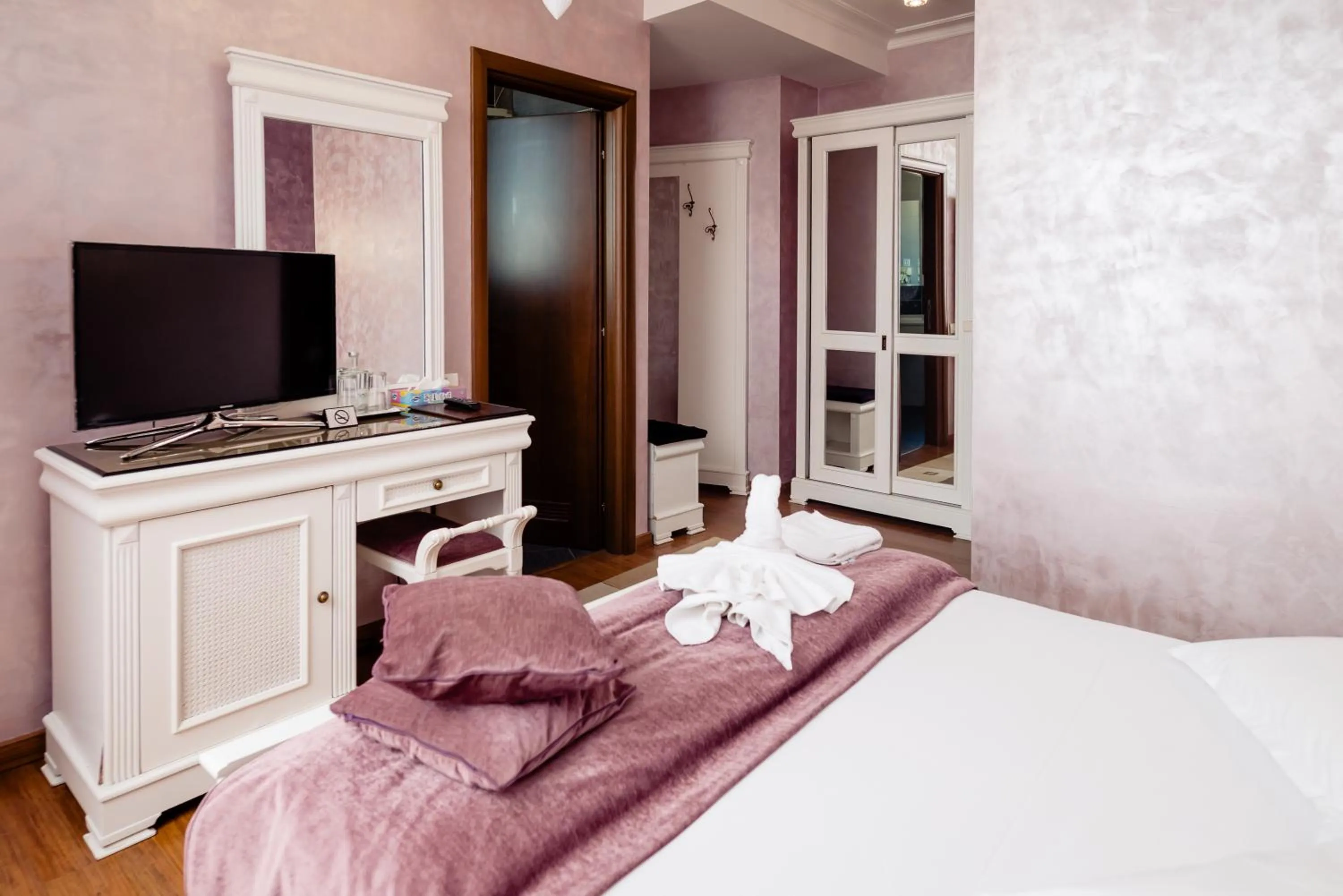 Bed in Acapulco Hotel