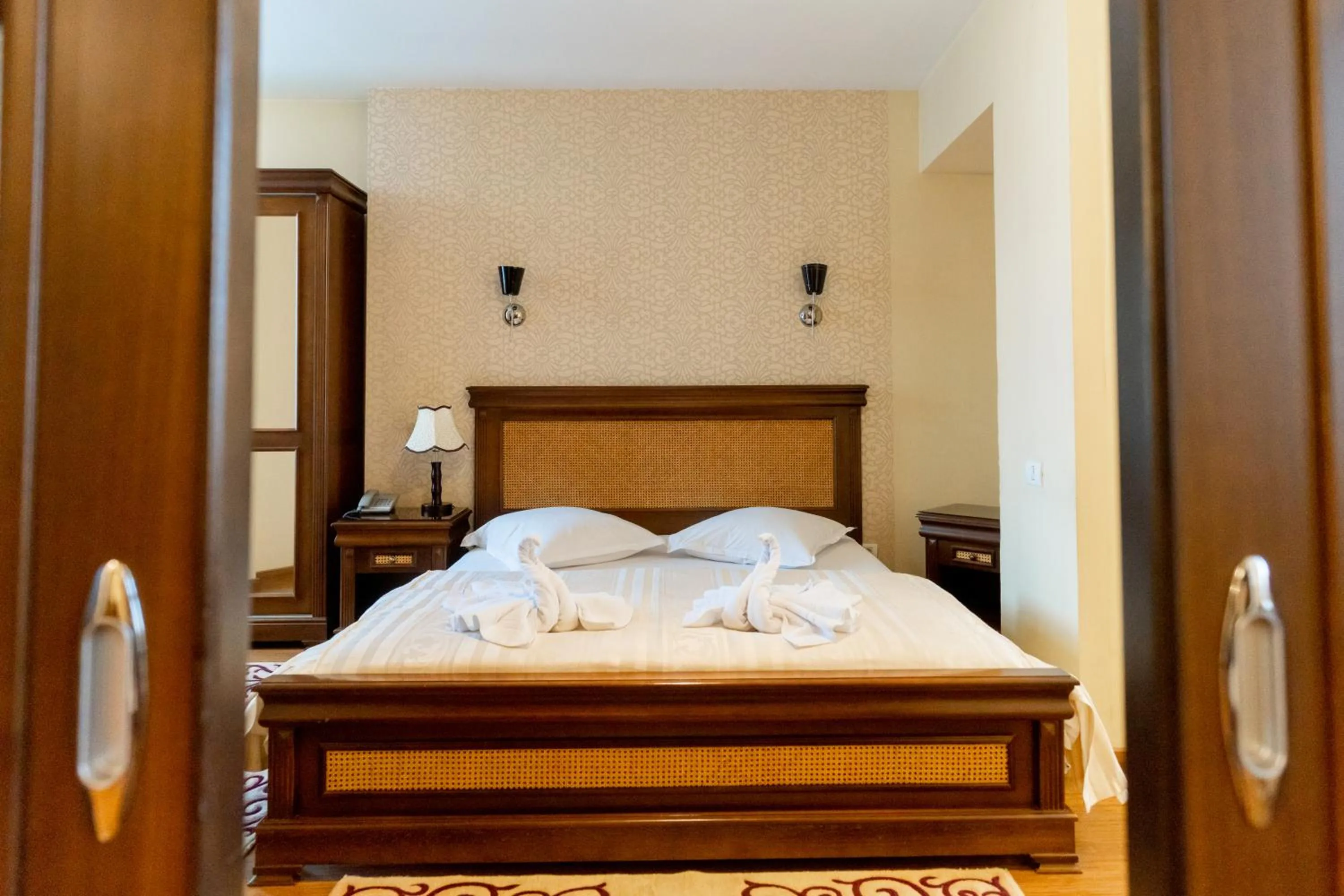 Photo of the whole room, Bed in Acapulco Hotel