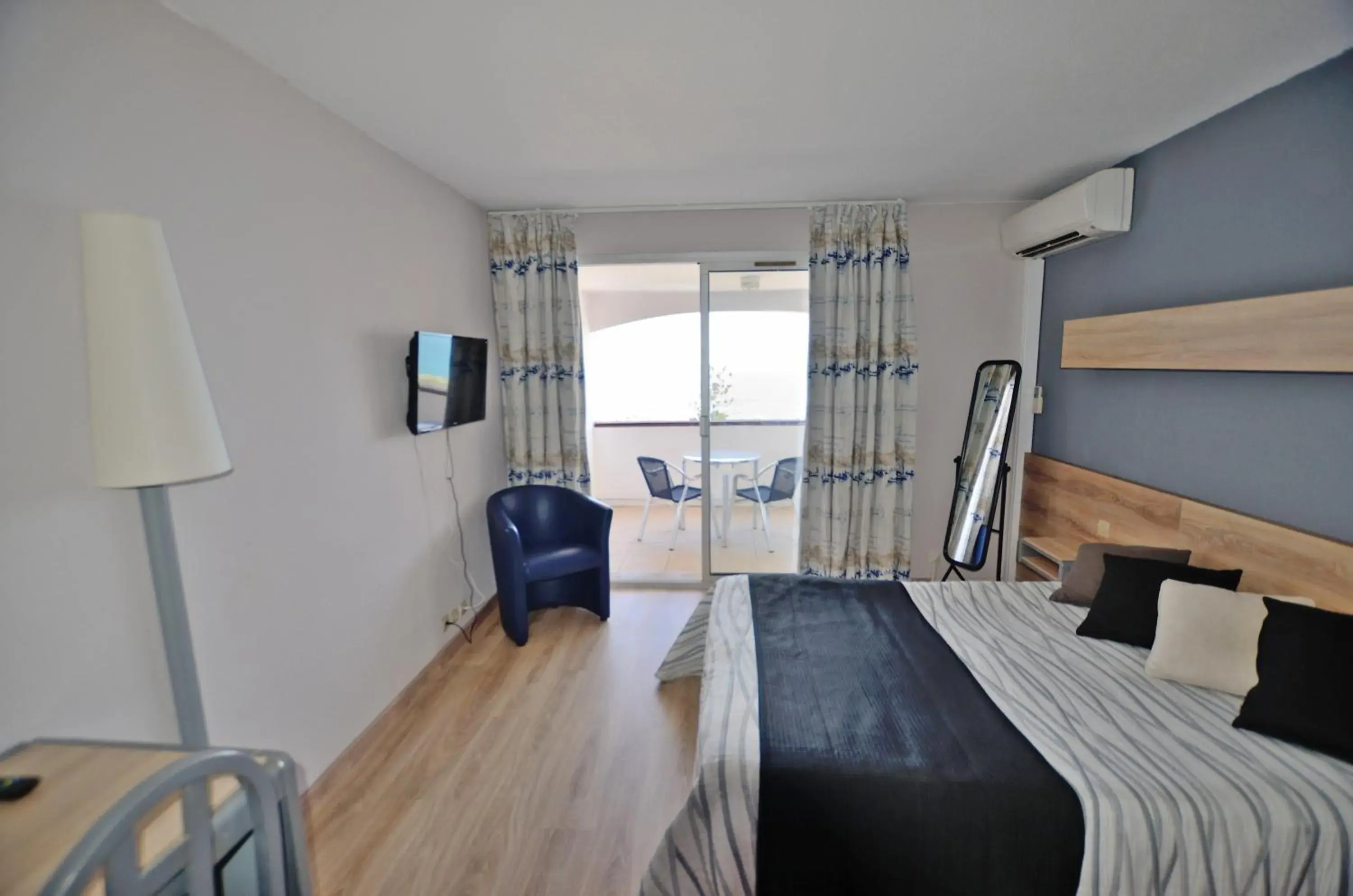 Bed in Logis Hotel Solhotel Bed in Logis Hotel Solhotel