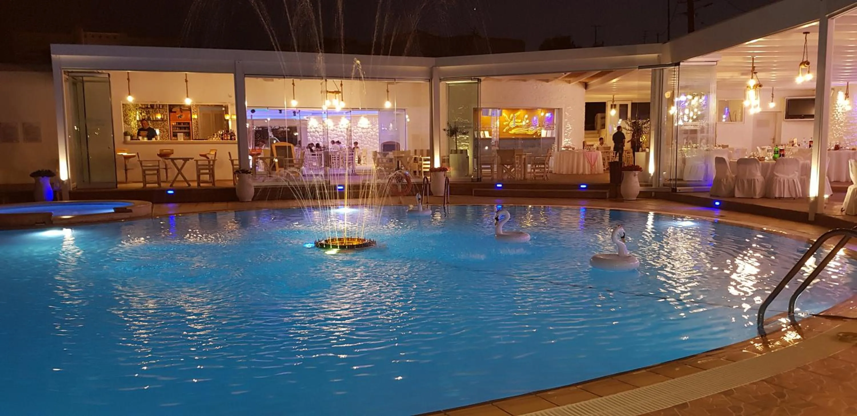 Swimming pool in Golden Sun Hotel