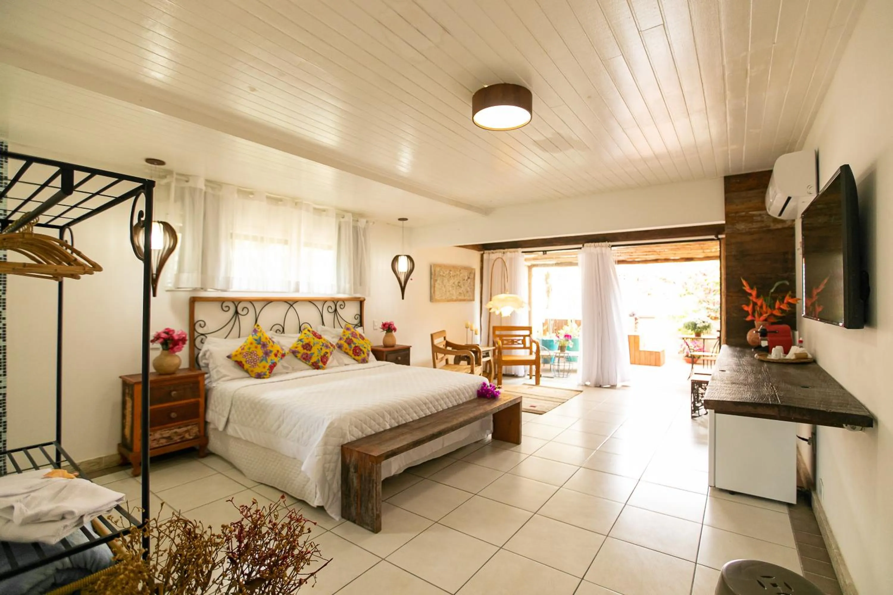 Photo of the whole room, Bed in Pousada Casa do Catavento