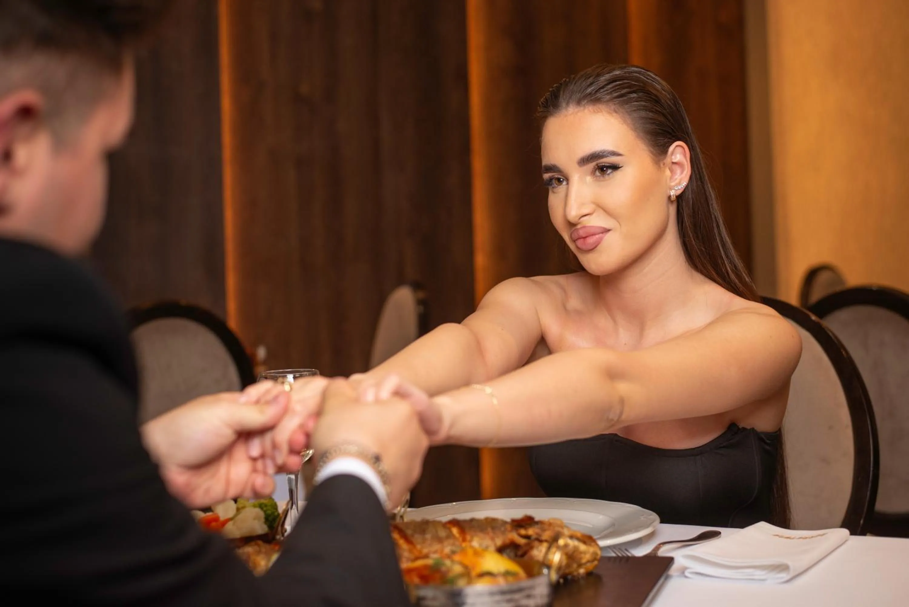 Restaurant/places to eat in Hotel Carpathia