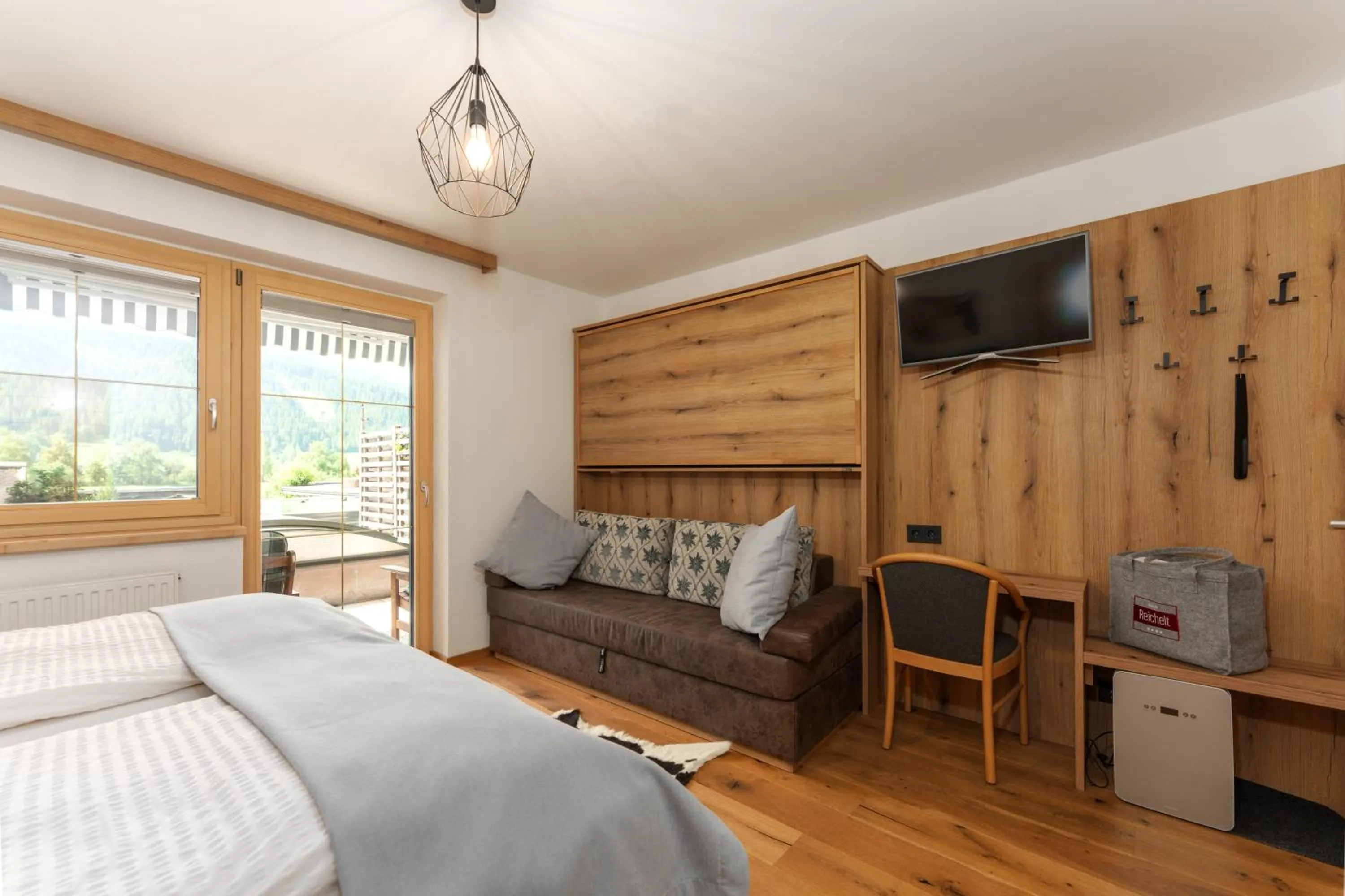 Photo of the whole room, Bed in Wellnesshaus Reichelt