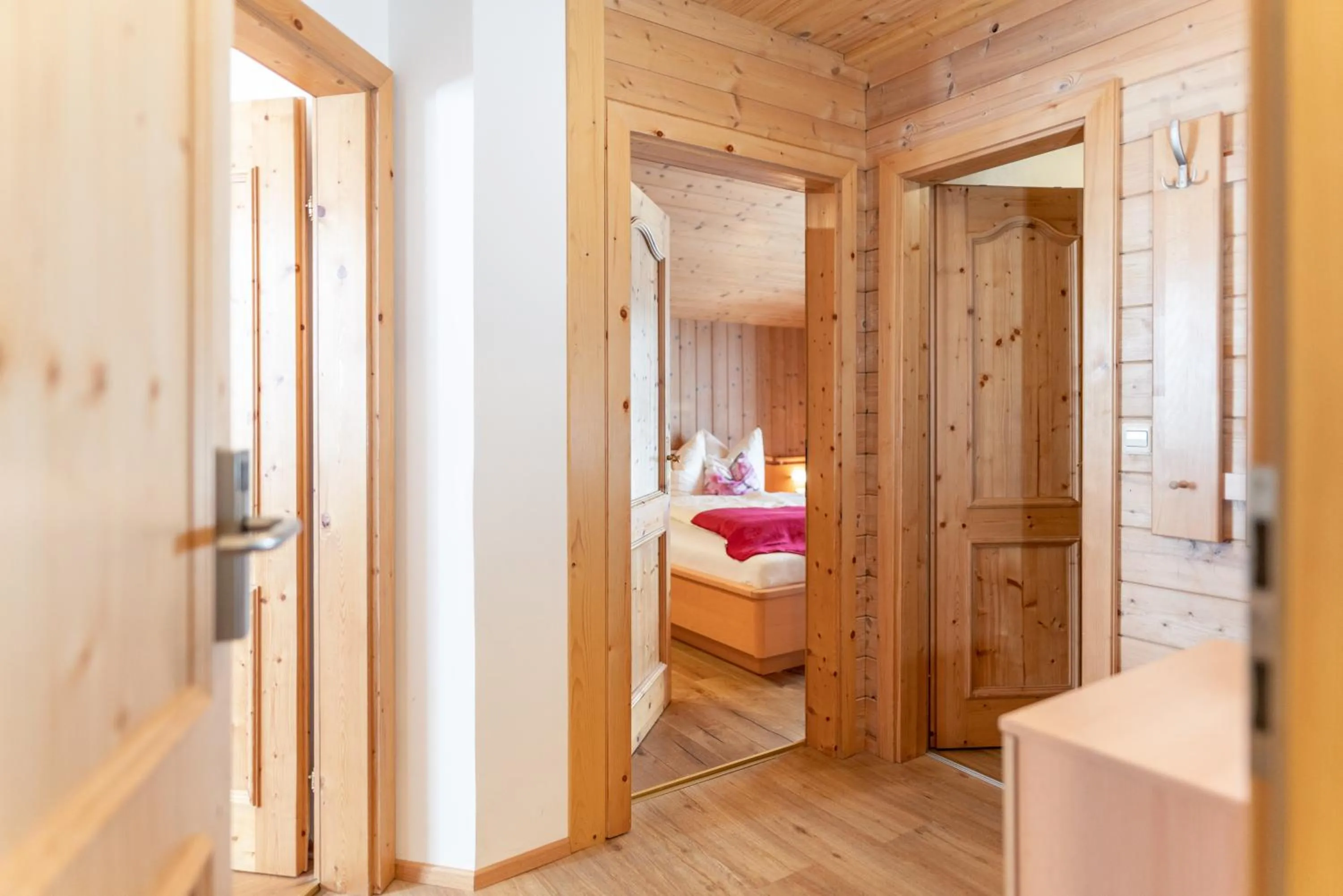 Photo of the whole room, Bed in Wellnesshaus Reichelt